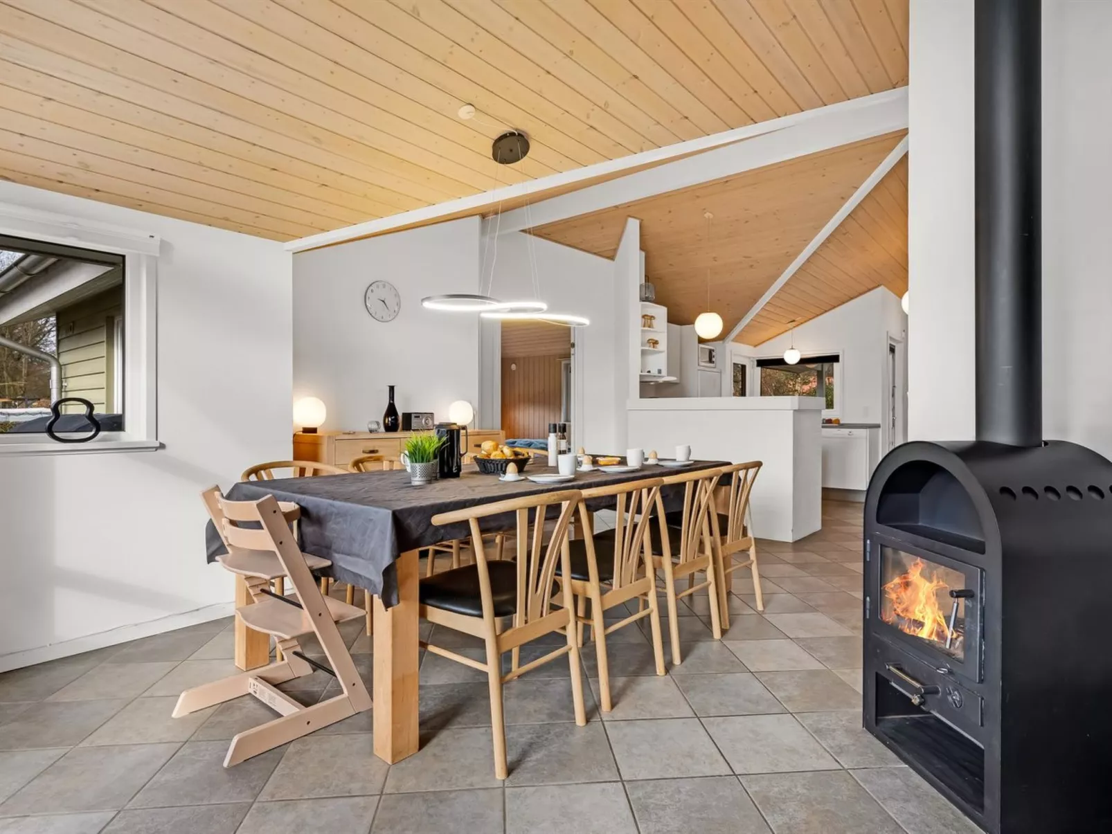 "Erikka" - 40km from the sea - Inside