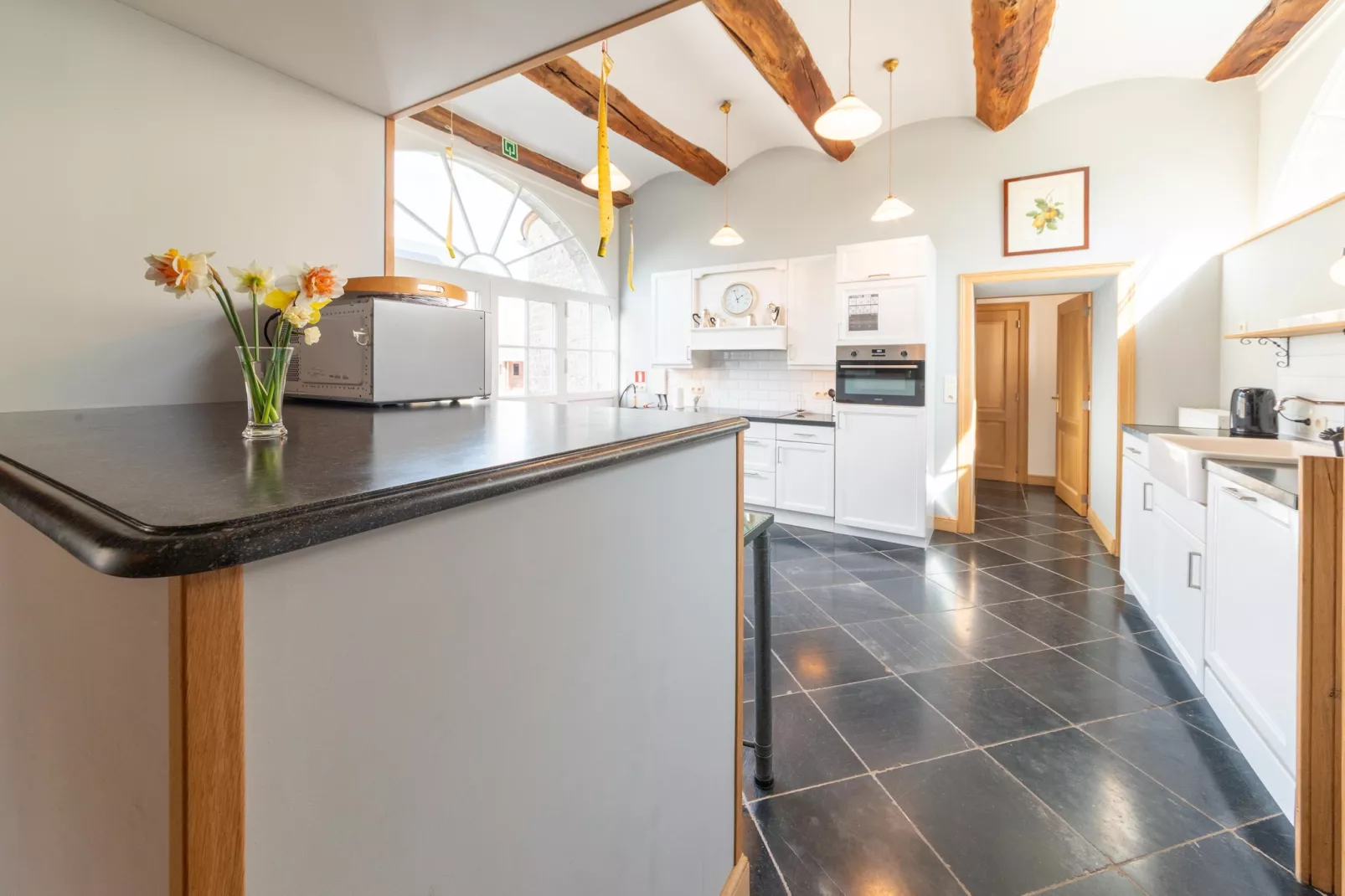 La Cour de Himbe - Exterior in summer