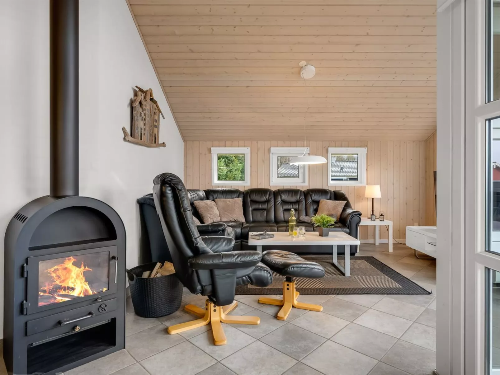 "Erikka" - 40km from the sea - Inside