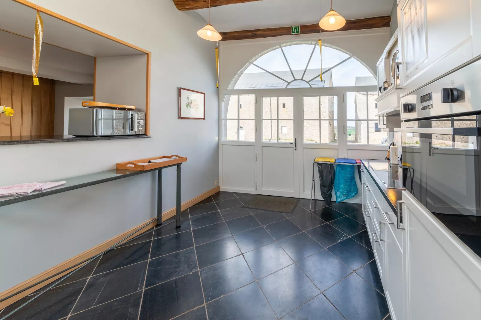 La Cour de Himbe - Exterior in summer