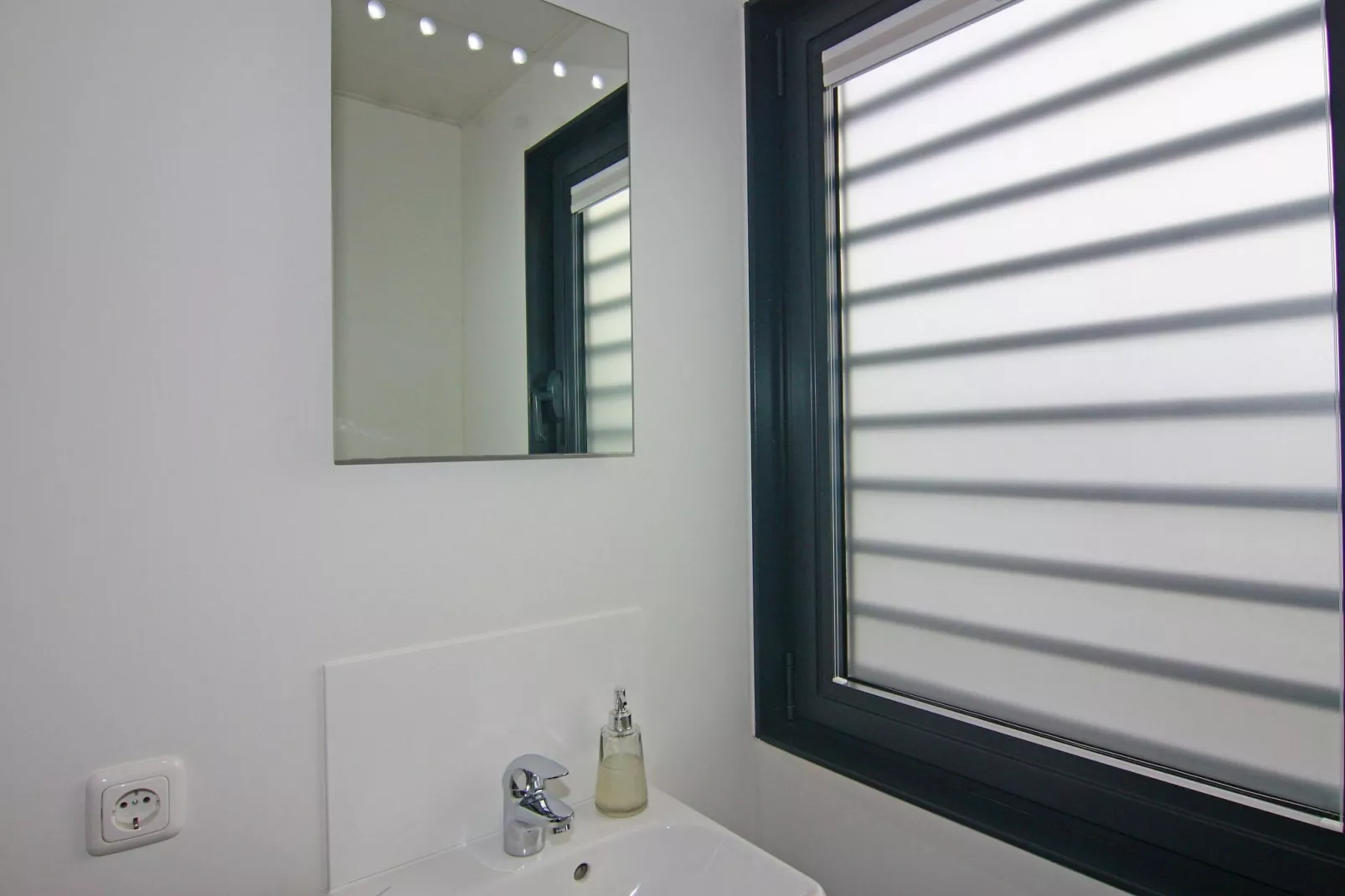 Houseboat Floating Houses Blue Active, Ribnitz-Damgarten-Blue Active - Bathroom