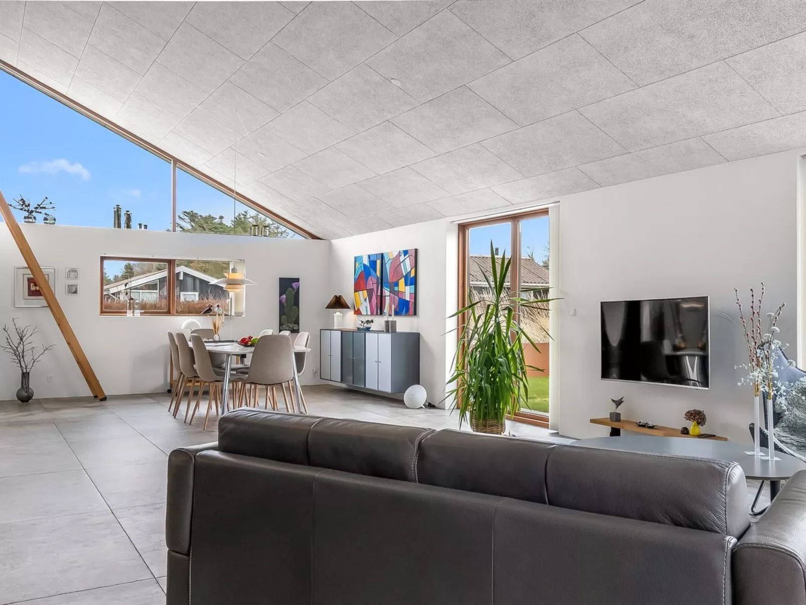 "Aaran" - 700m from the sea - Inside