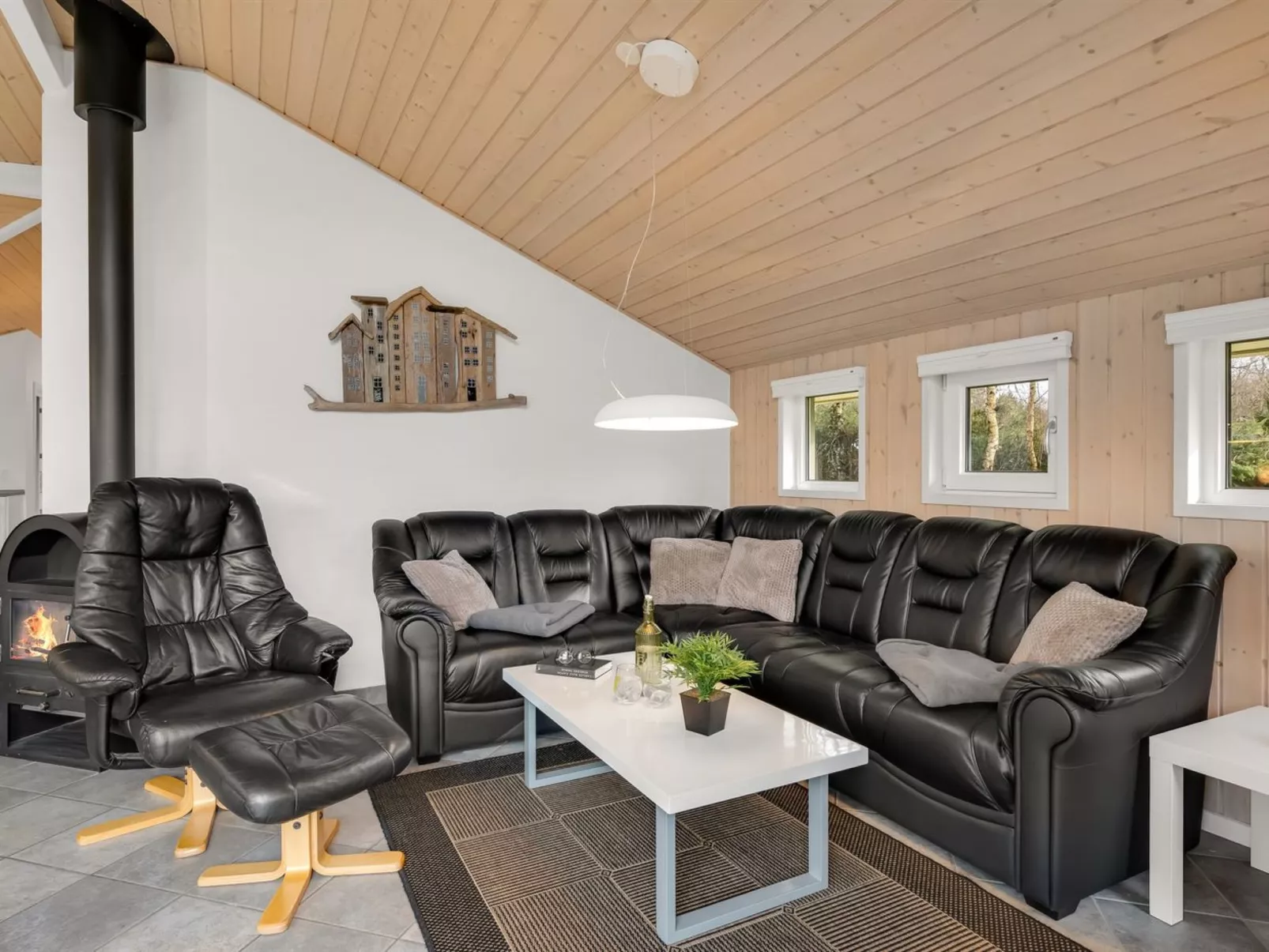 "Erikka" - 40km from the sea - Inside