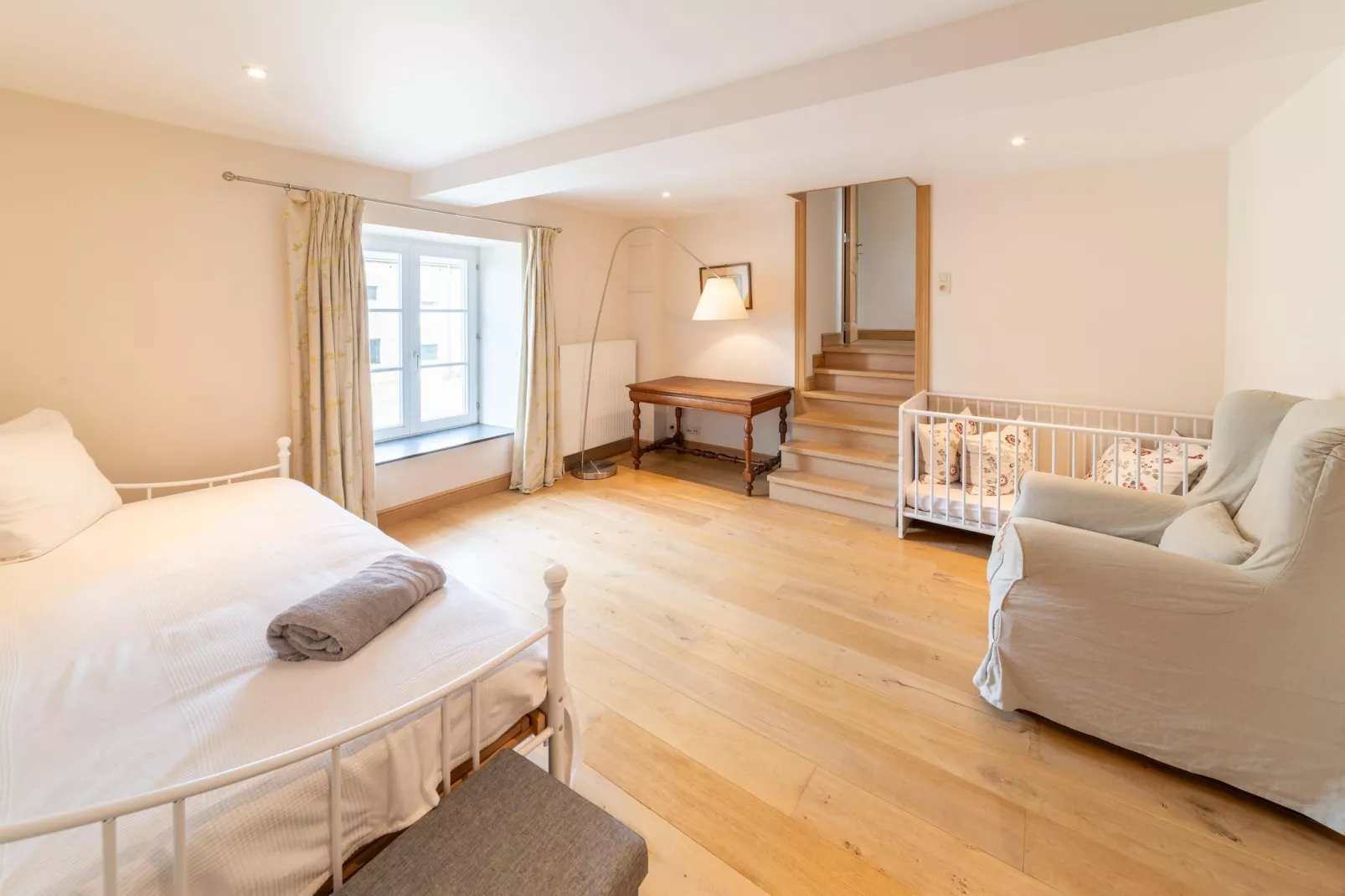 La Cour de Himbe - Exterior in summer