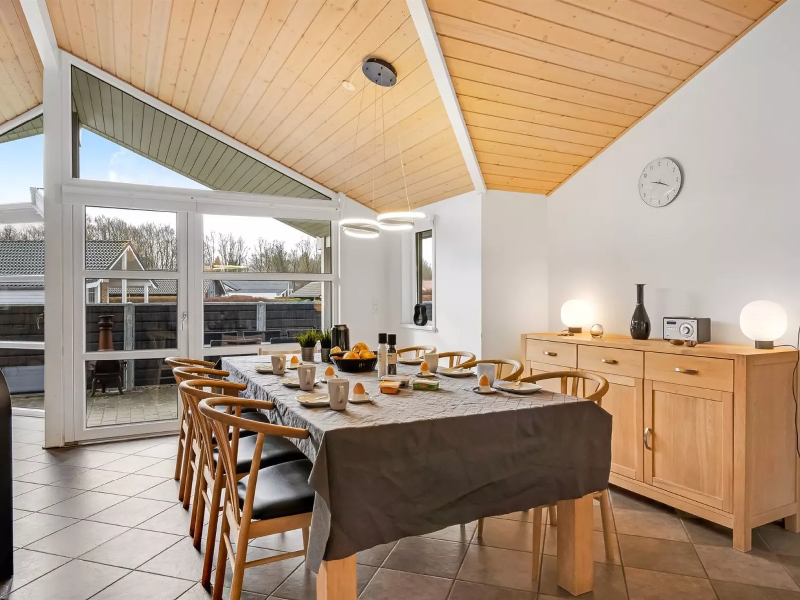 "Erikka" - 40km from the sea - Inside