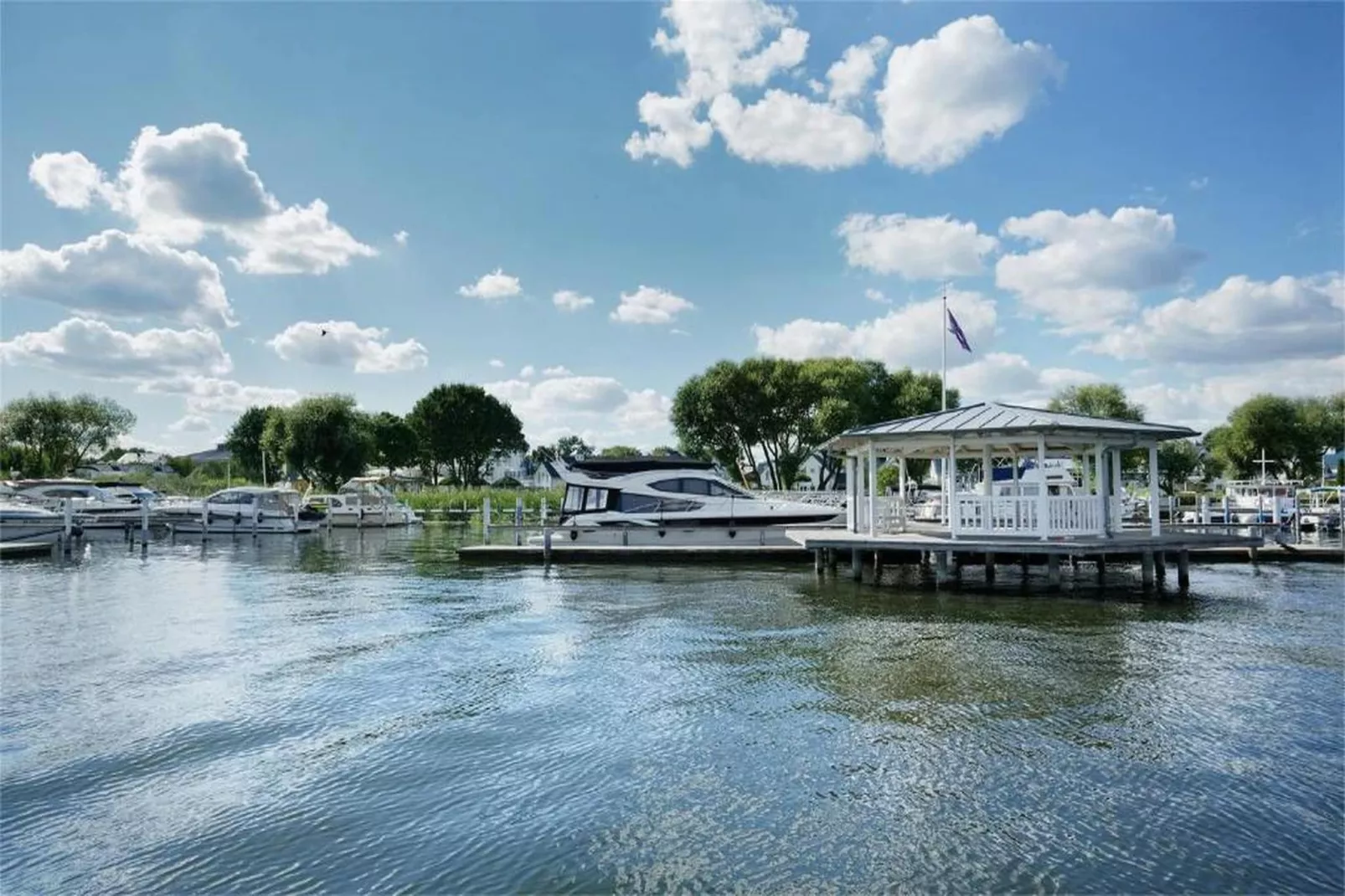 Two-Bedroom Suite - Areas within 5km in summer