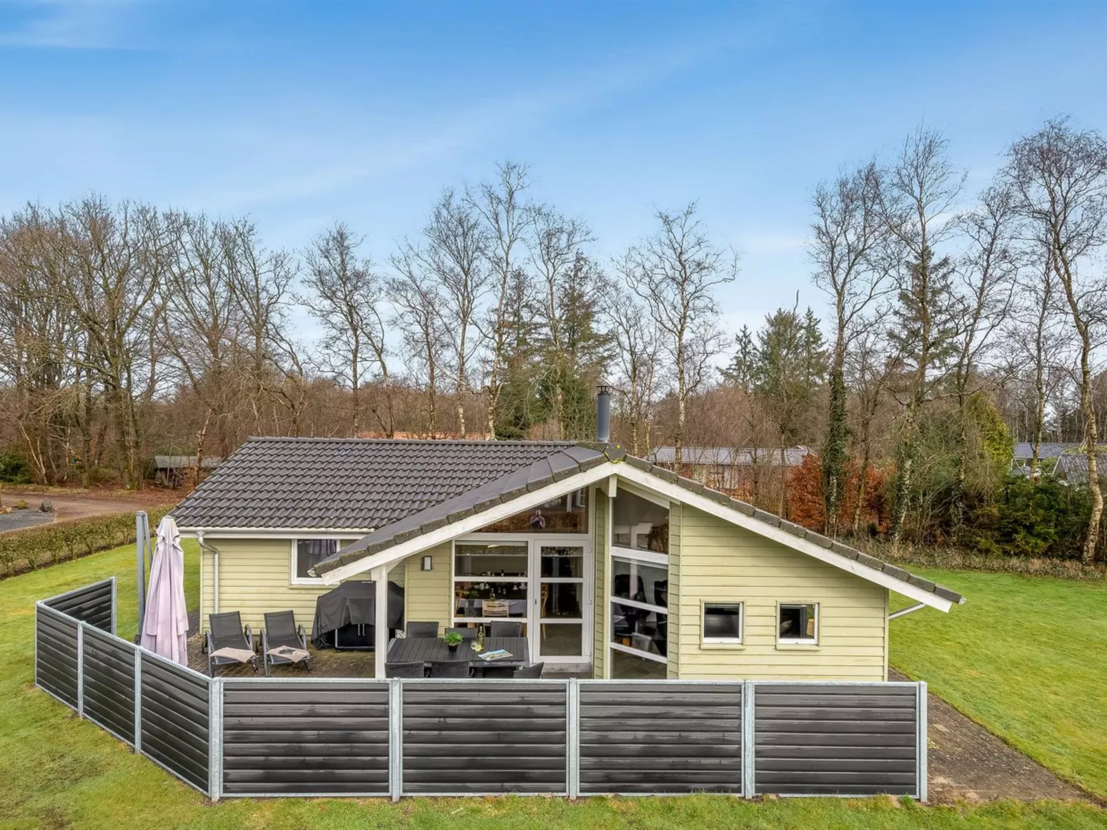 "Erikka" - 40km from the sea - Outside