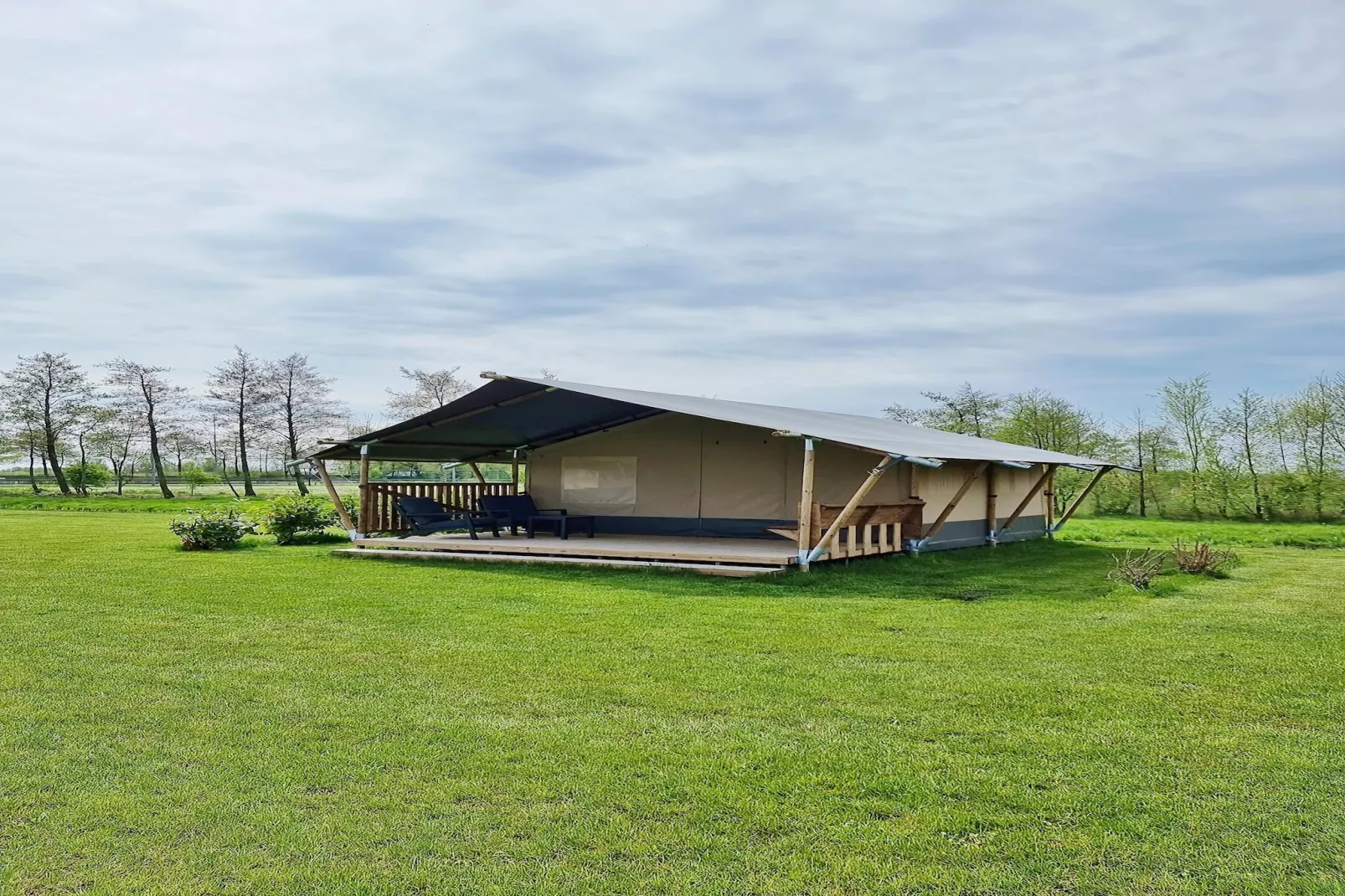Luxe glamping met badkamer 3 - Außenbereich Sommer