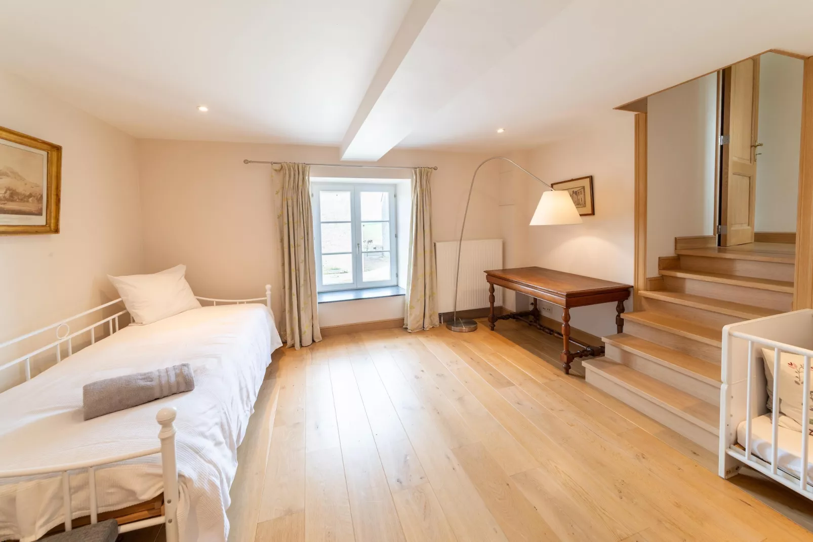 La Cour de Himbe - Exterior in summer