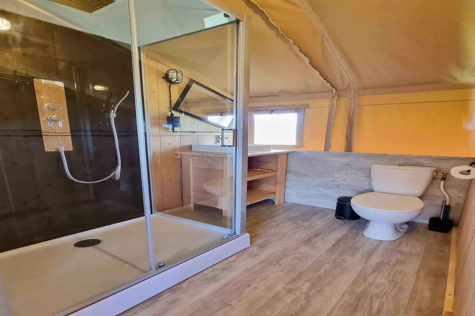 Luxe glamping met badkamer 3 - Badezimmer