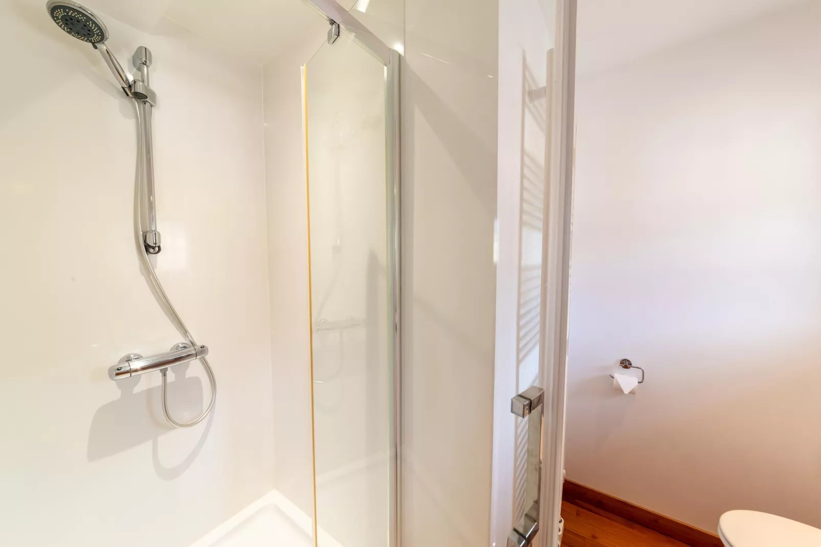 La Cour de Himbe - Exterior in summer