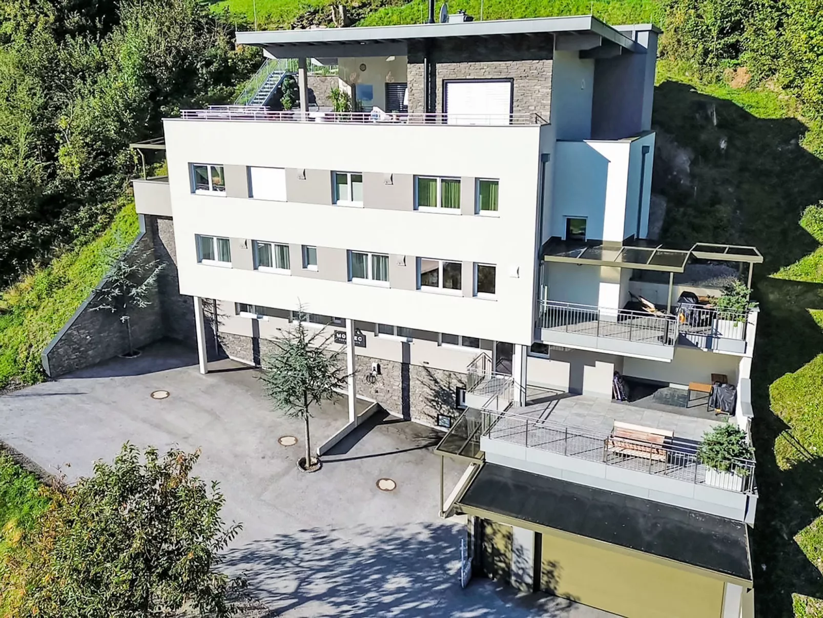 Montec Apart 2 - Outside