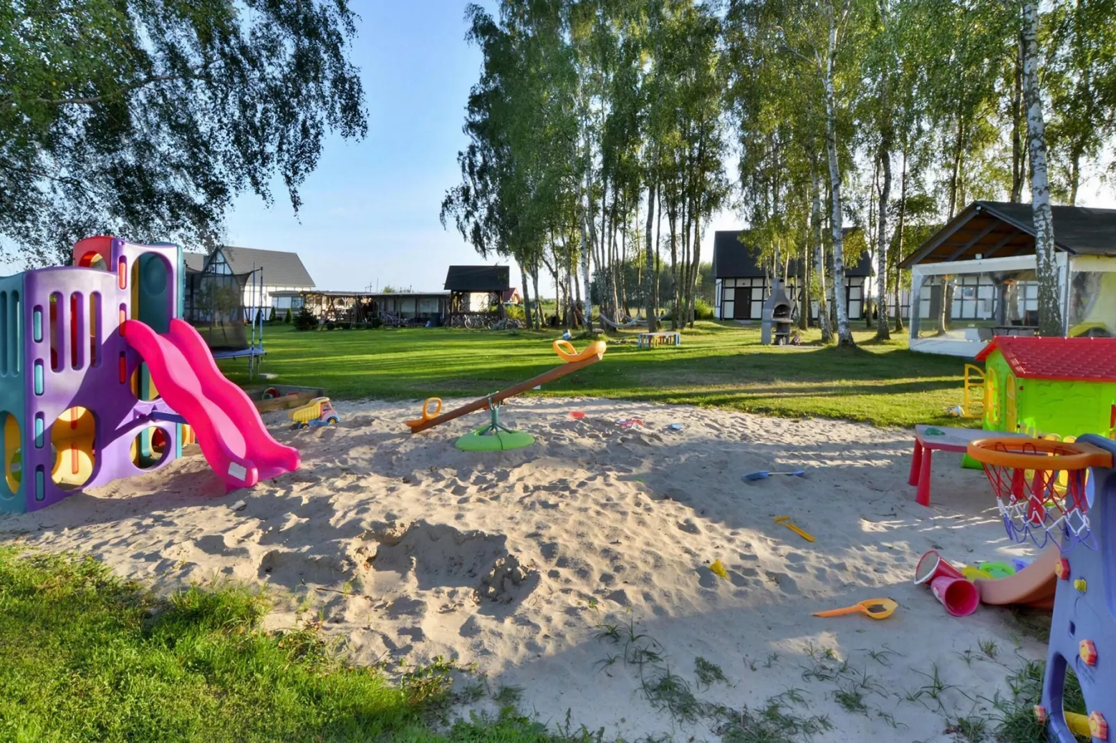 Piętrowy dom wakacyjny z tarasem 40 m2 dla 5 osób Jarosławiec-Gardens summer