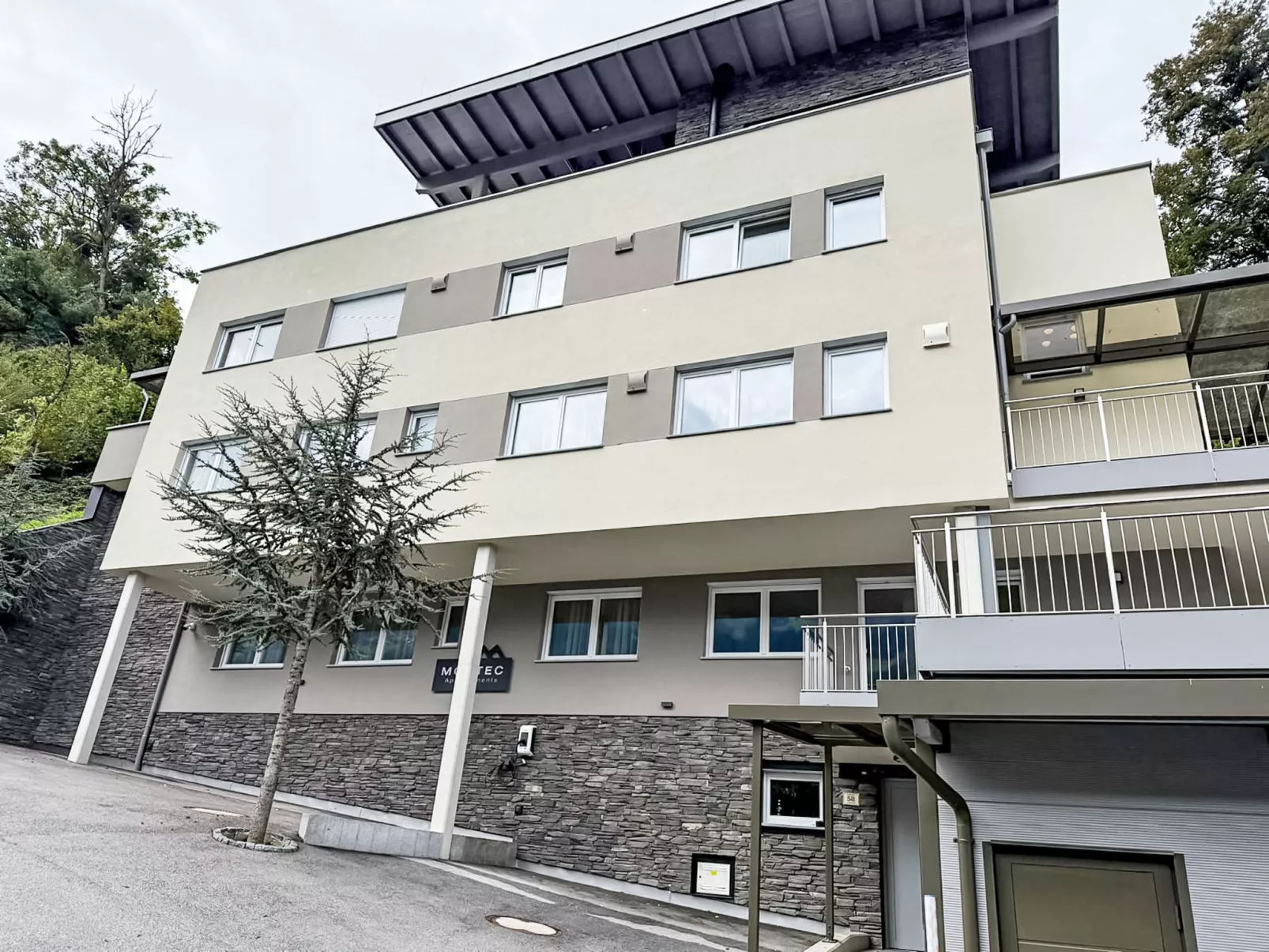 Montec Apart 2 - Outside