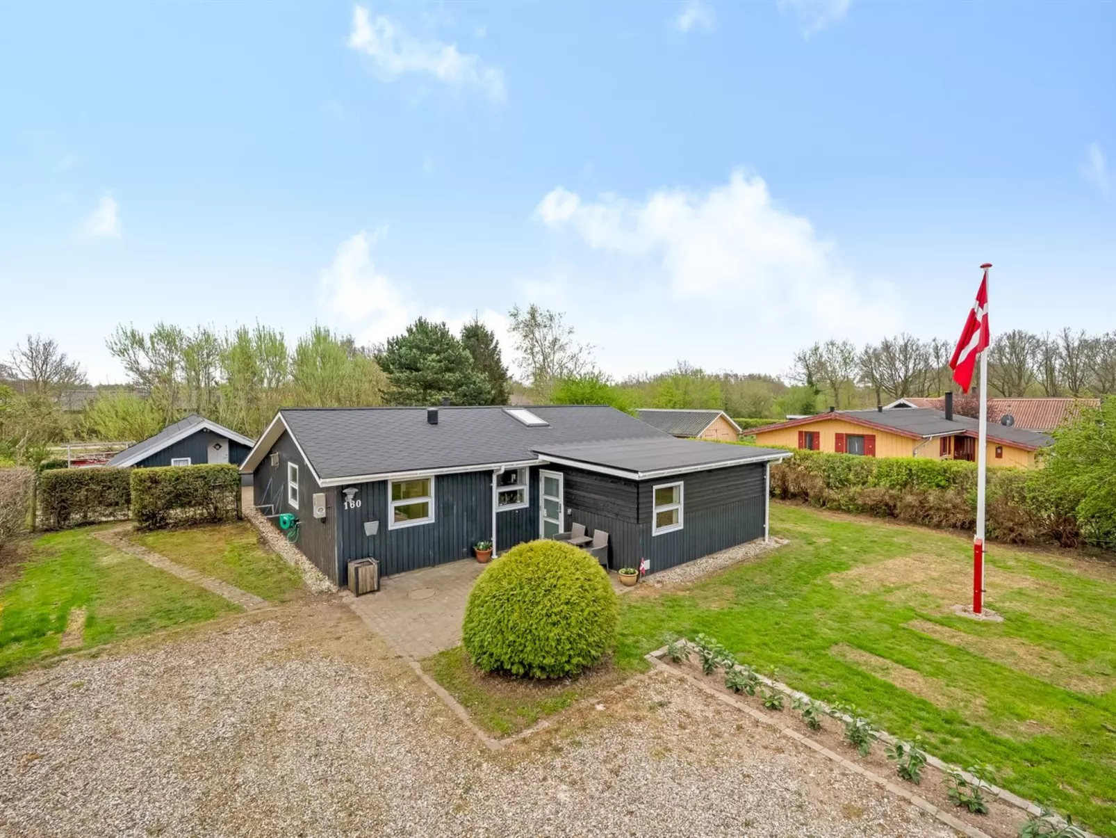 "Ronja" - 100m to the fjord - Draußen