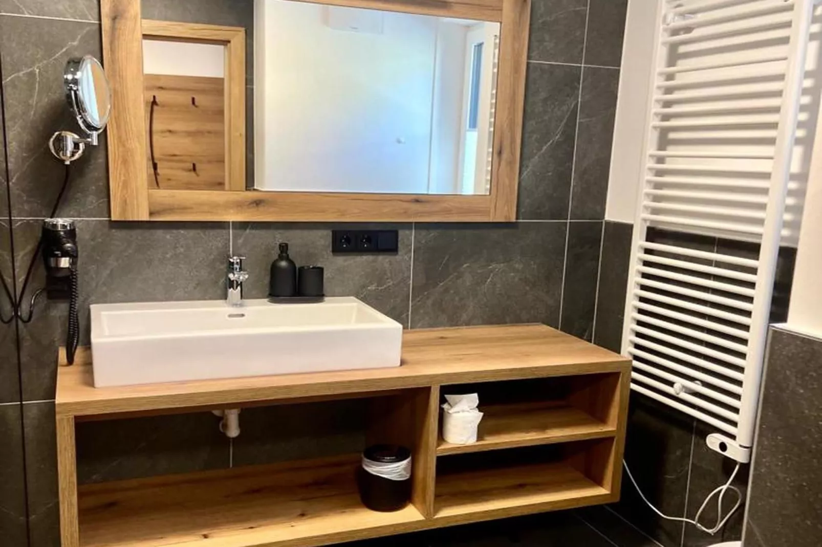 Bergzeit Appartements - Salle de bain