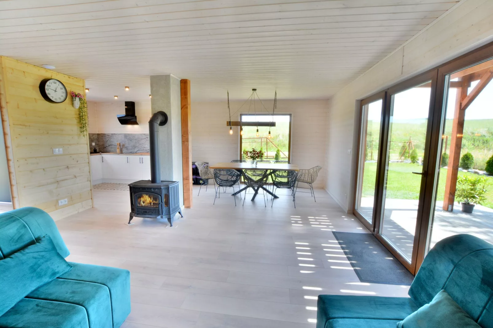 Domy wakacyjne z saunami Sulechowo-Living room