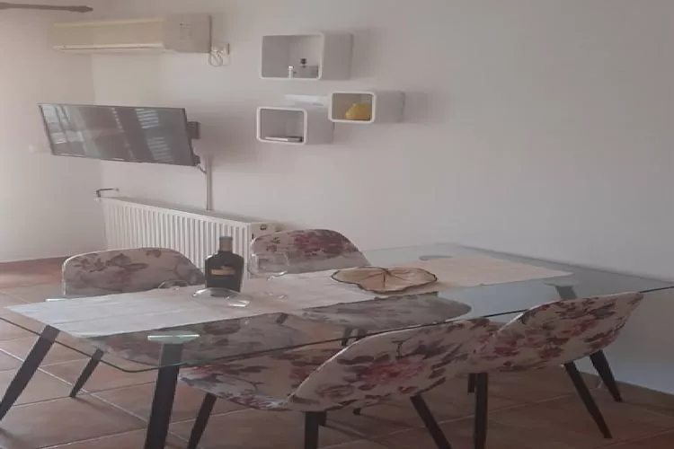 Apartments Snjezana - One Bedroom Apartment with Balcony and Sea View A1 - Dining room