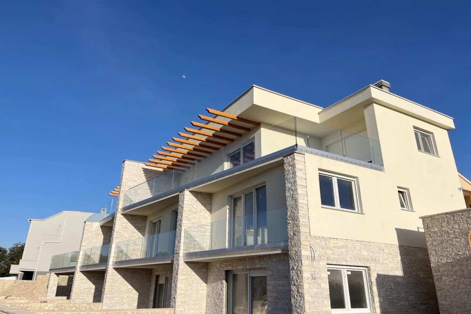 Apartment Mariner 2 with heated pool - Exterior in summer