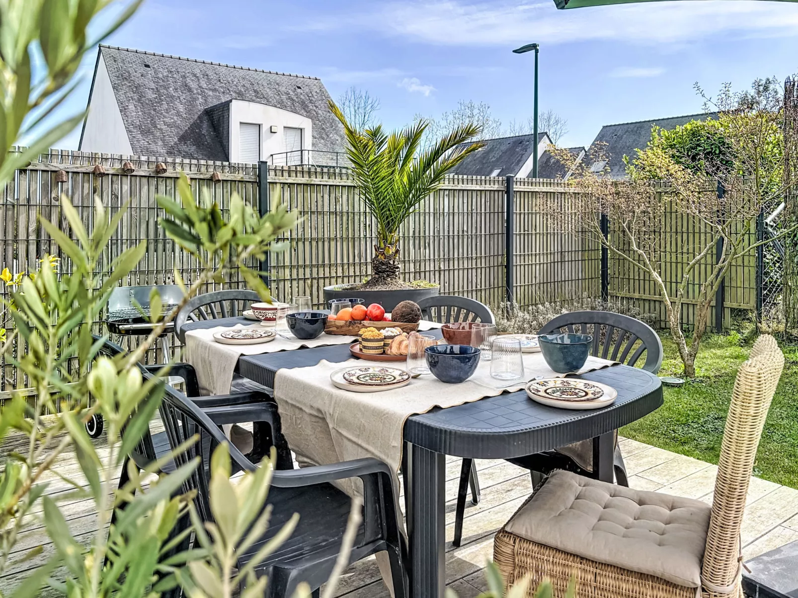 Maison Des Lupins - Outside