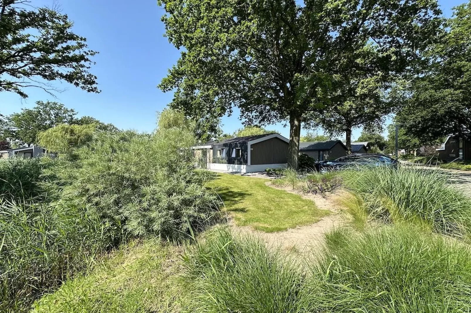 Hackfort kavel 143 - Exterior in summer