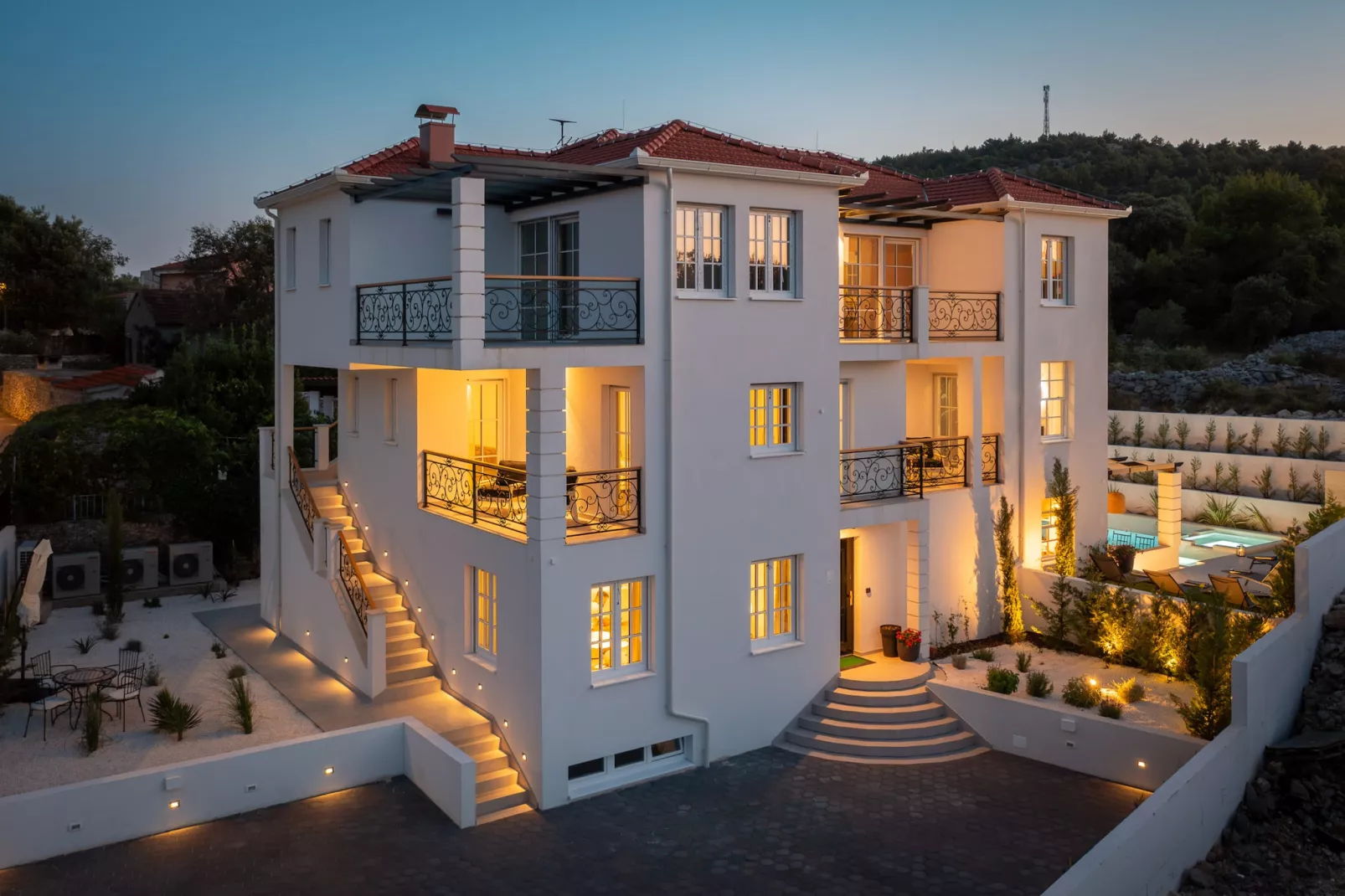 Villa Verde Ražanj with heated pool - Exterior in summer