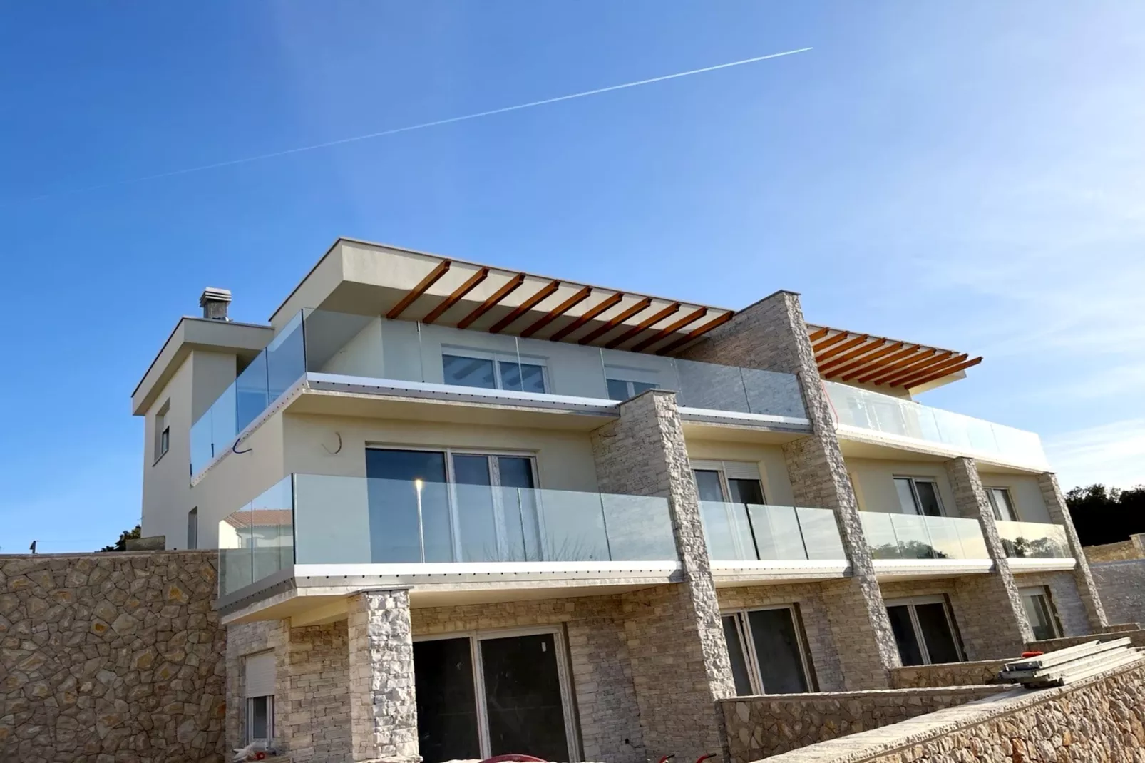 Apartment Mariner 1 with heated pool - Exterior in summer