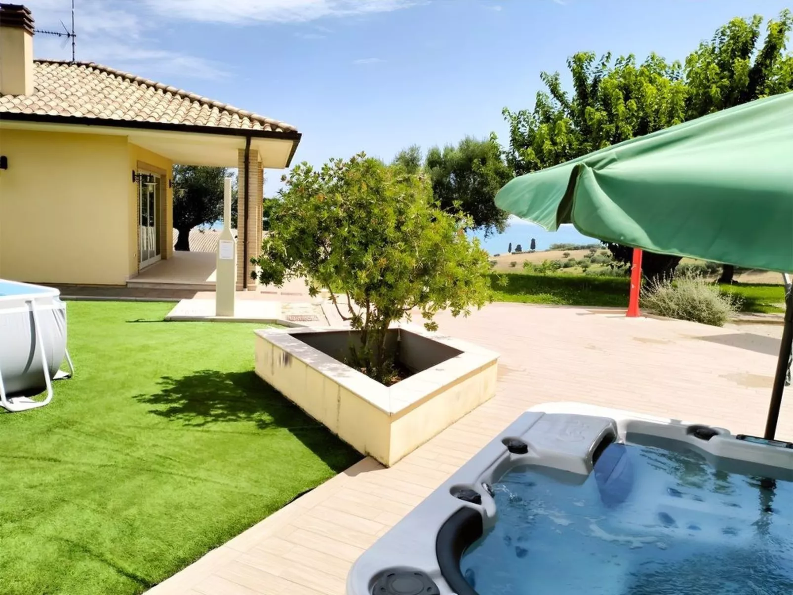 Schoene Appartment mit panoramische Blick - Outside