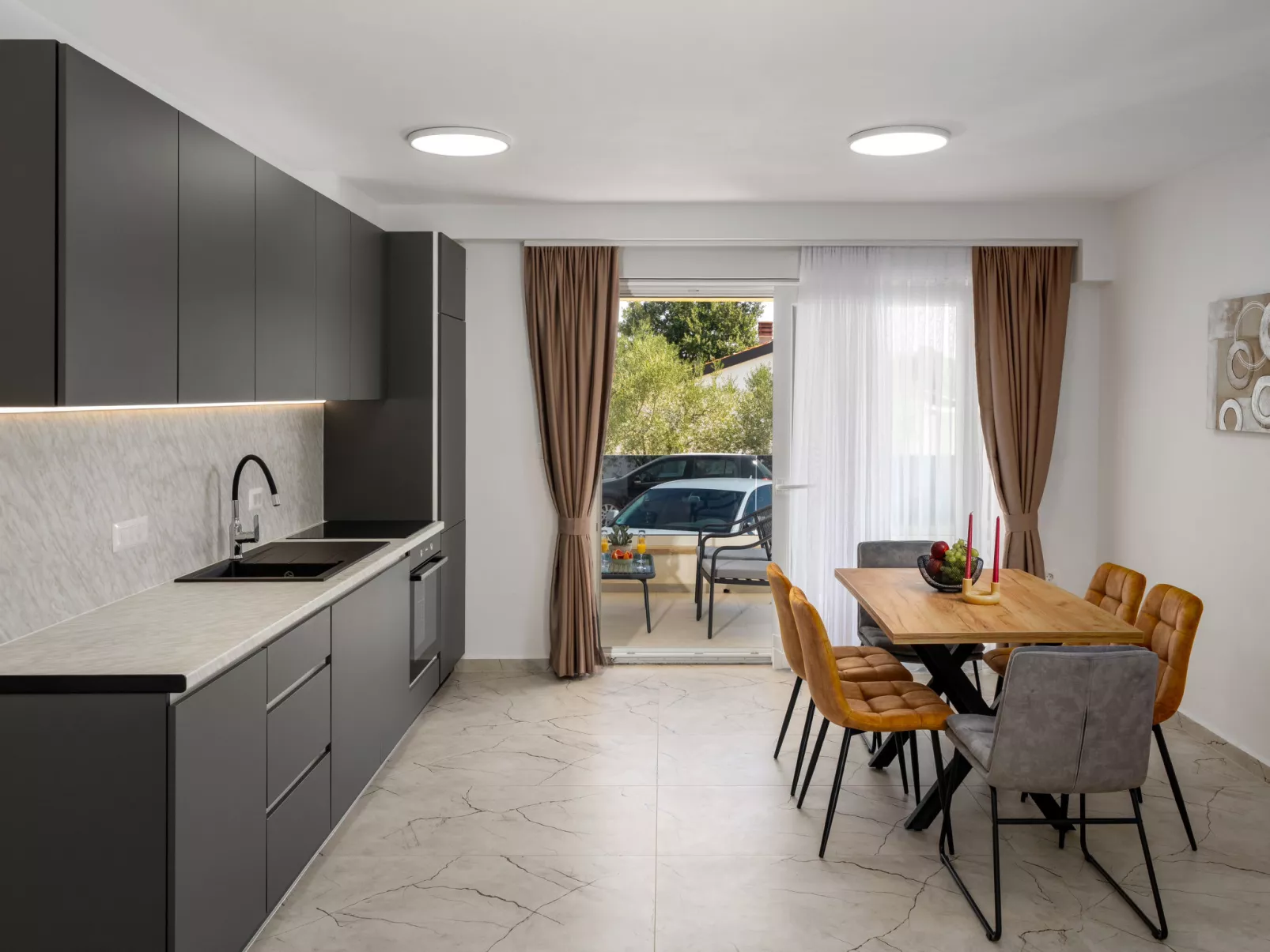 Mediterranee Oliva - Inside