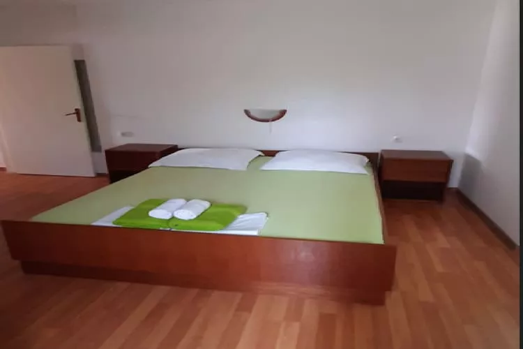 Apartments Snjezana - One Bedroom Apartment with Balcony and Sea View A1 - Bedroom