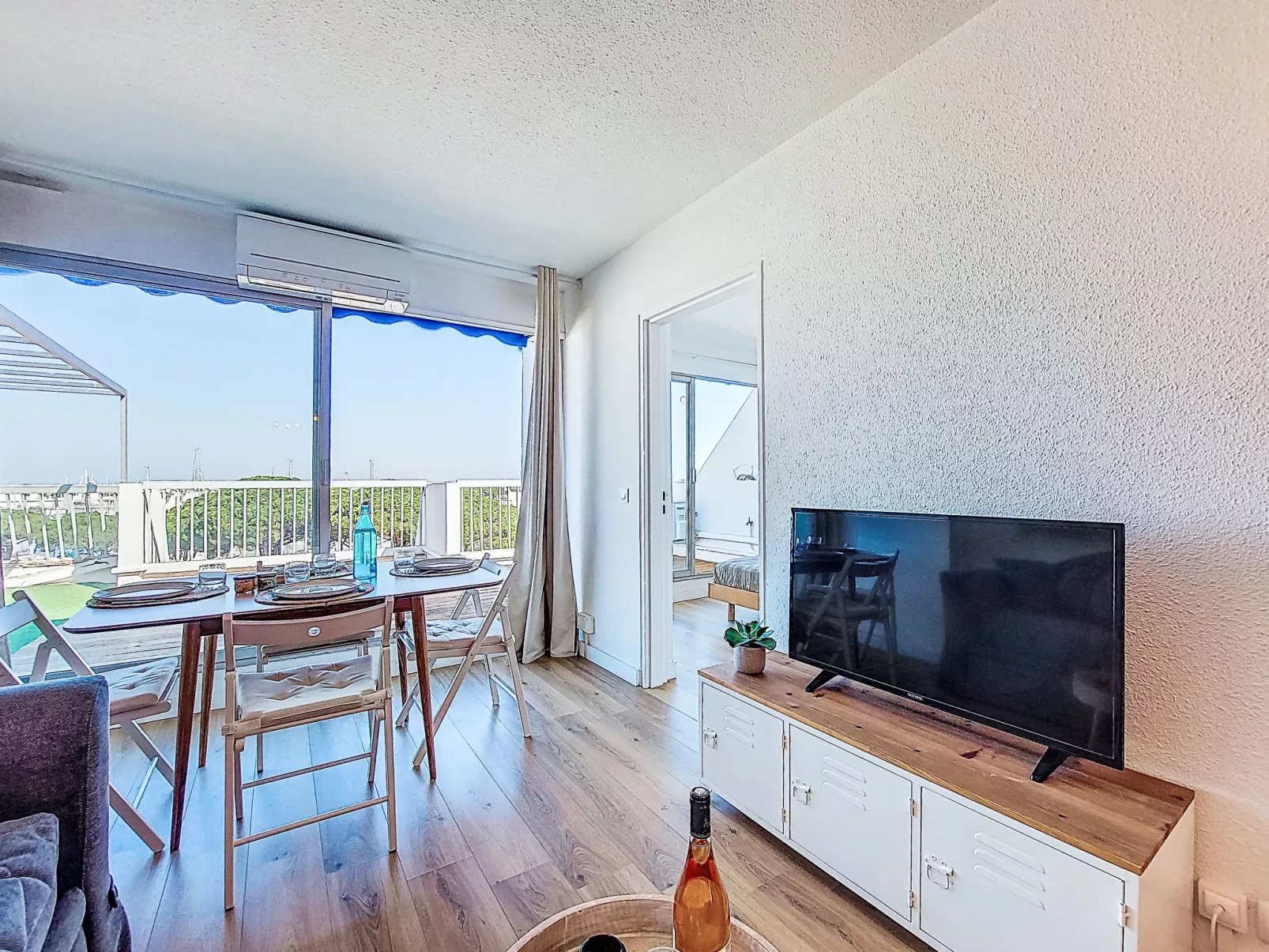 La Croisière - Drinnen