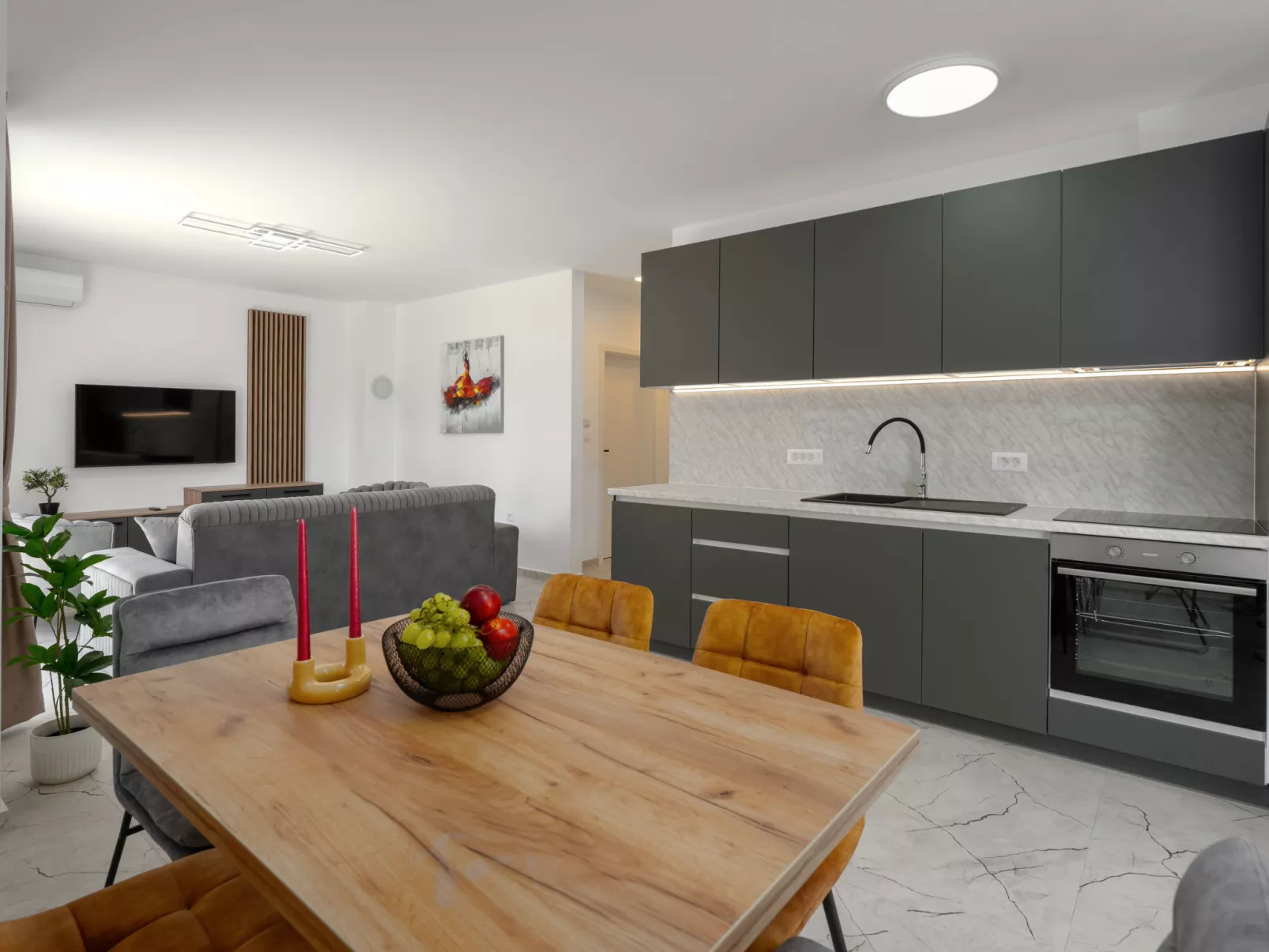 Mediterranee Oliva - Inside