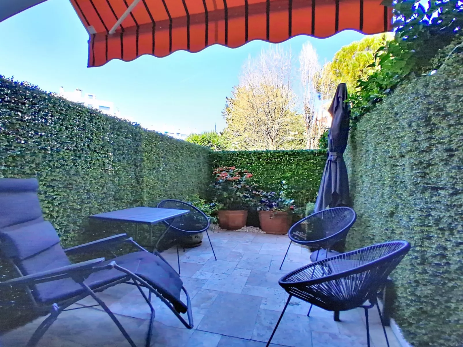 Le Chaville - Draußen