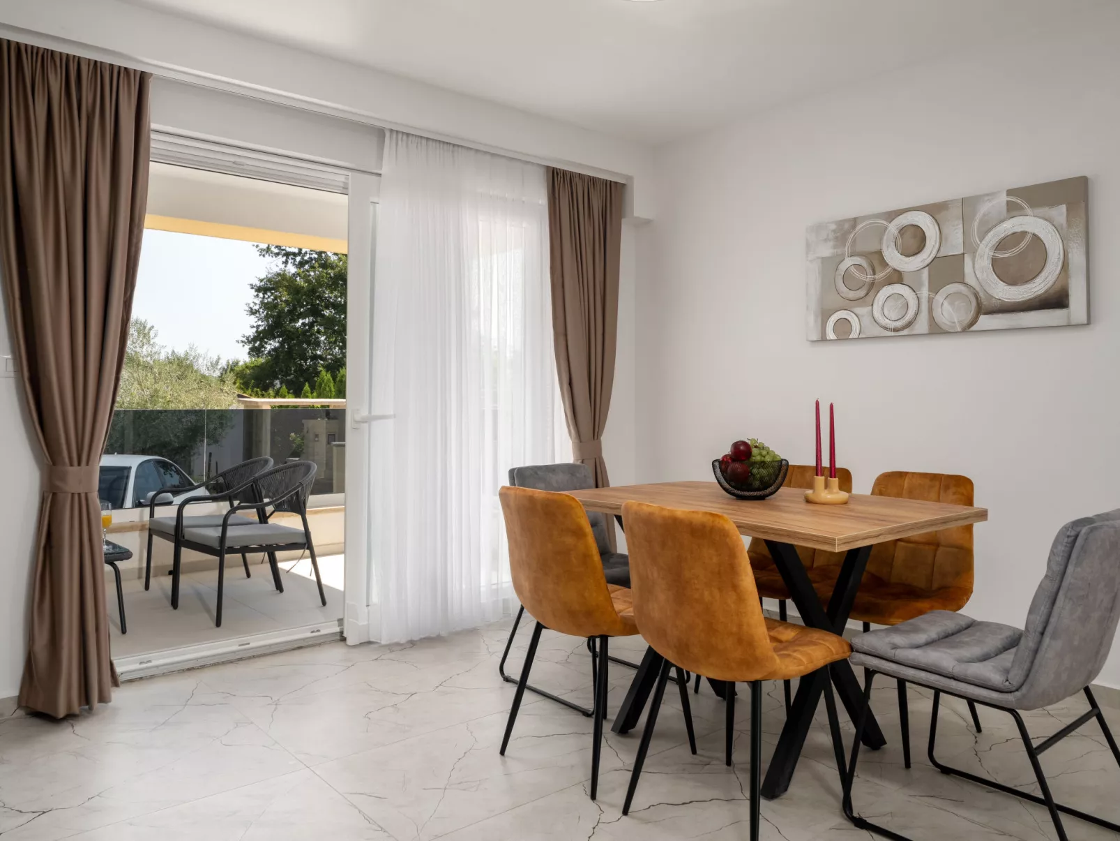 Mediterranee Oliva - Inside