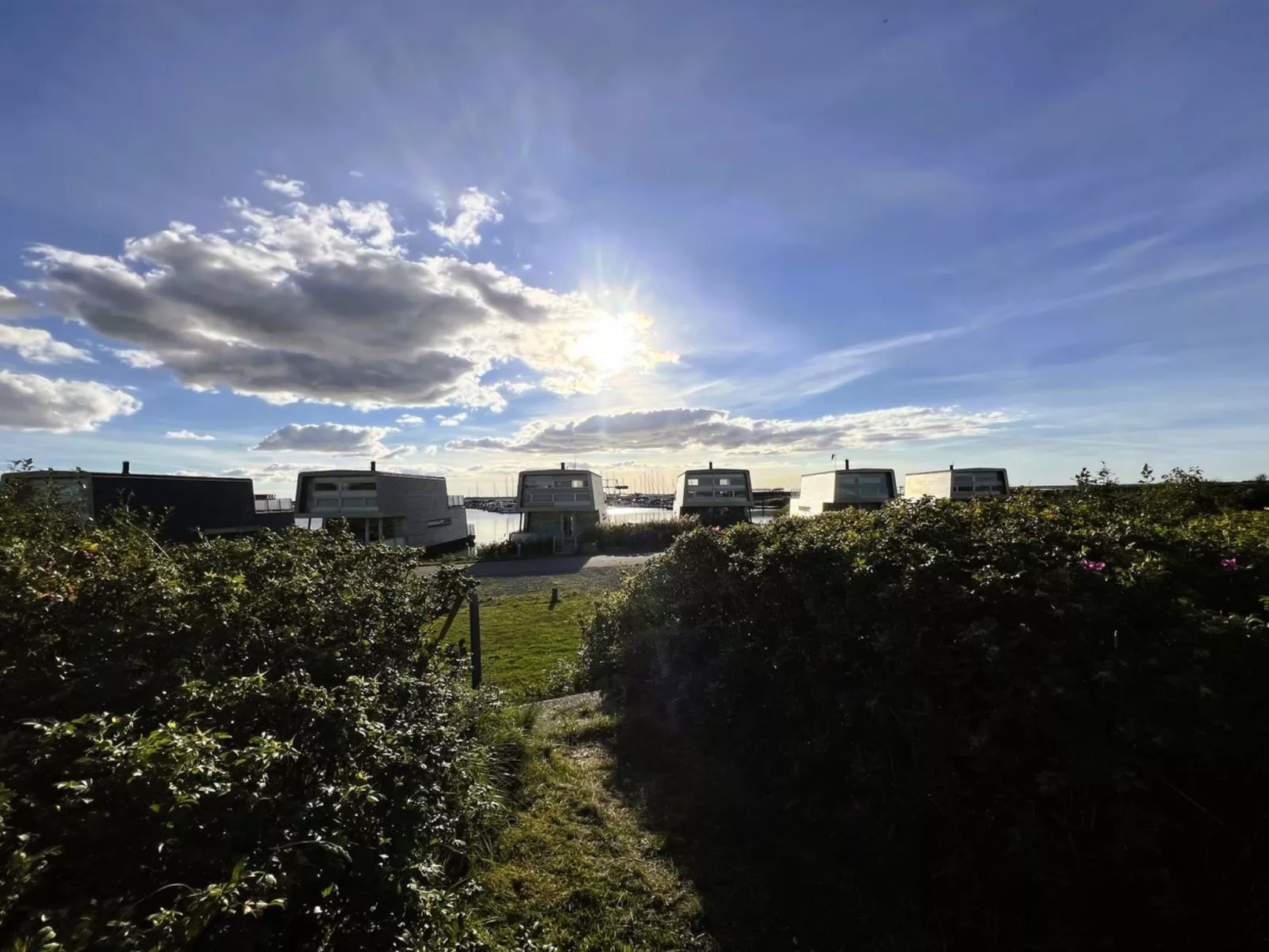 "Ronja" - 100m to the fjord - Draußen