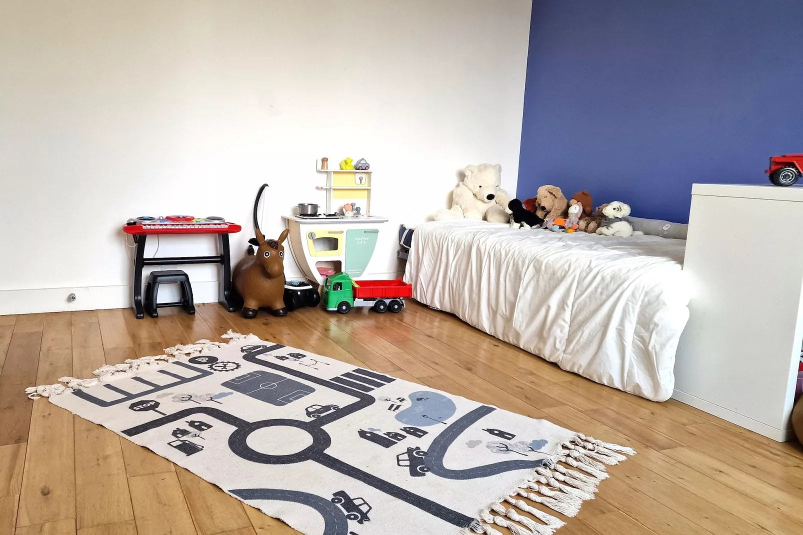 Holiday home in Locquirec - Chambre