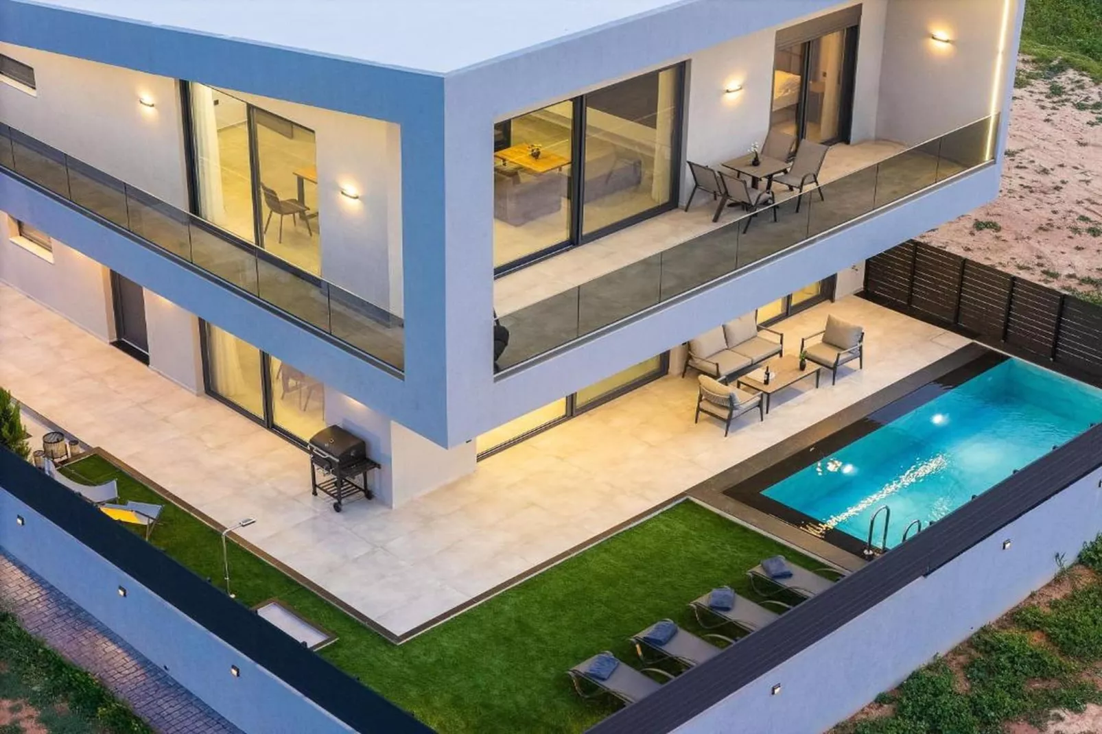 Resmi Seaview Villa - Außenbereich Sommer