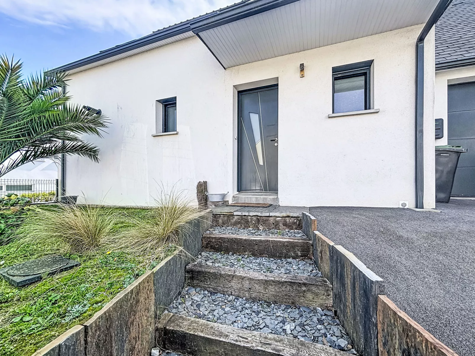 Maison Des Lupins - Outside