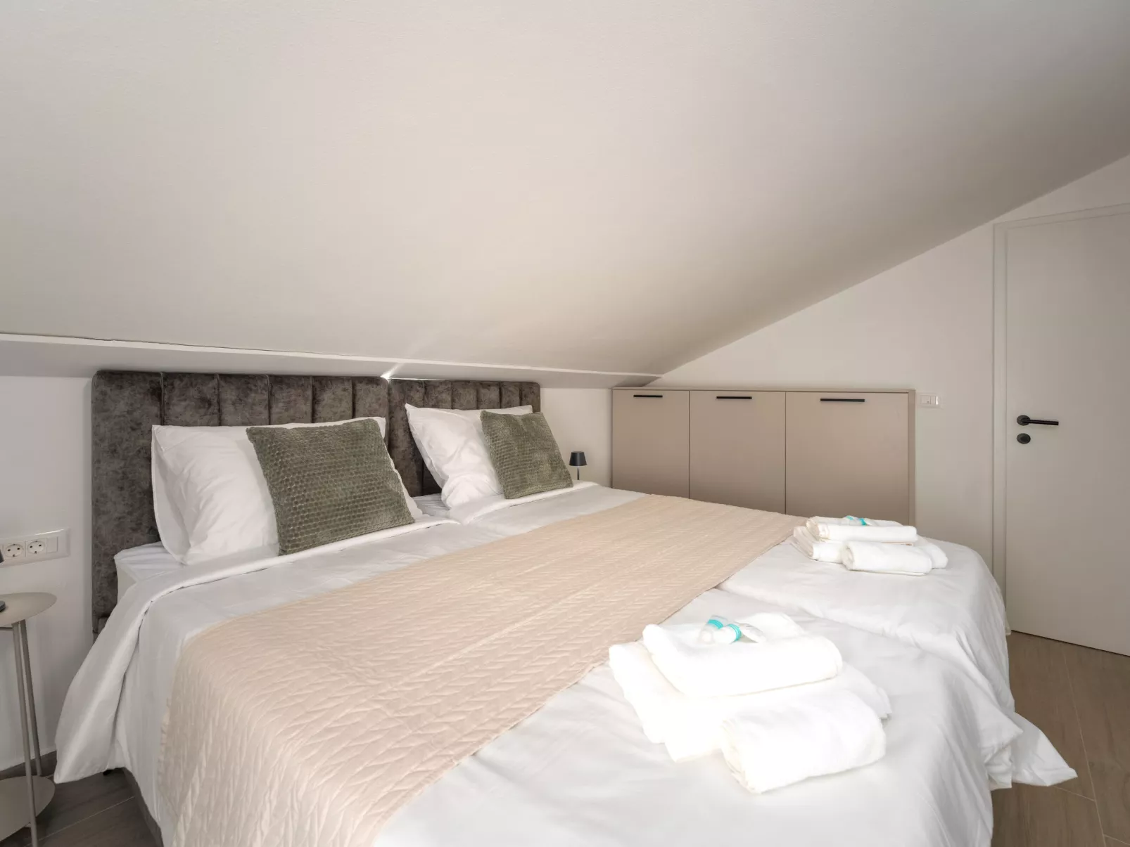 Mediterranee Oliva - Dedans