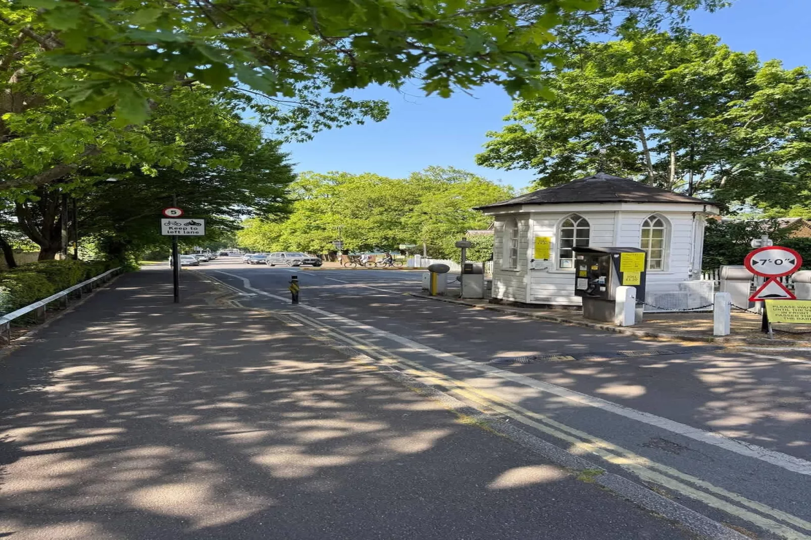 Spacious 3-Bed in Dulwich with Parking - Areas within 1km in summer