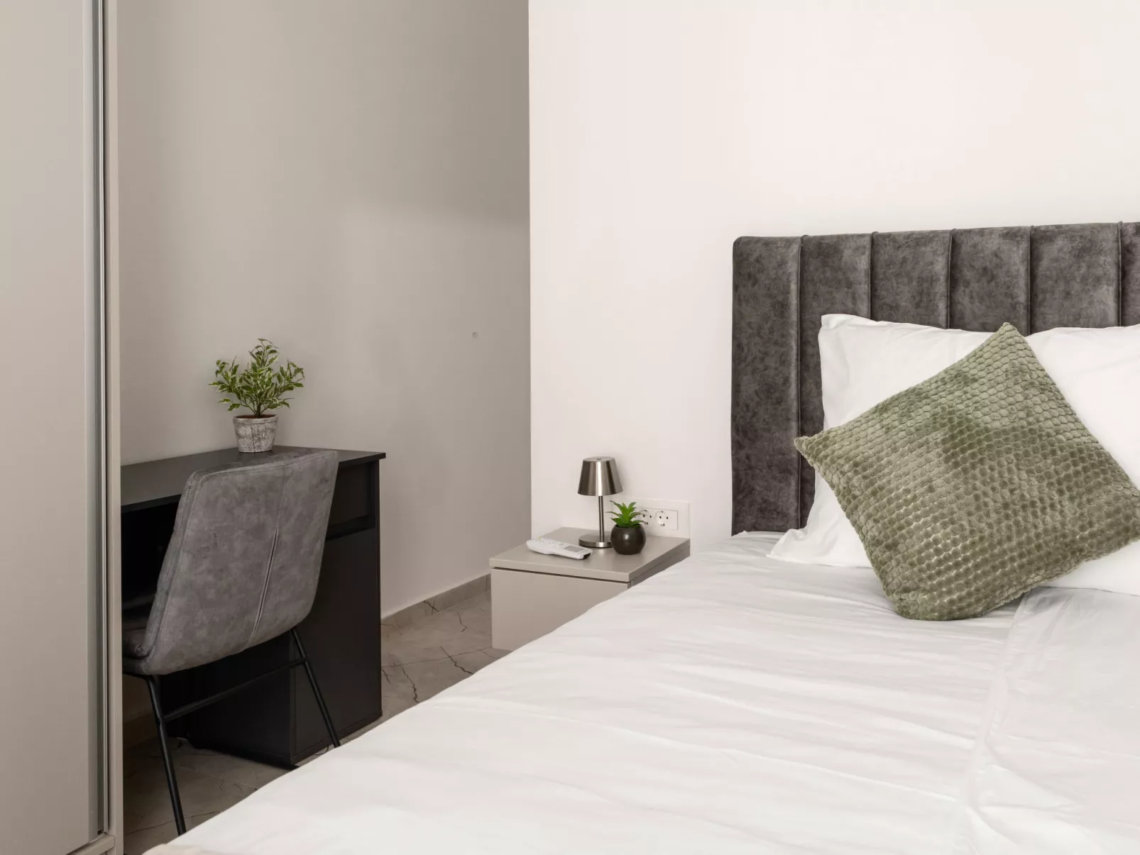 Mediterranee Oliva - Inside