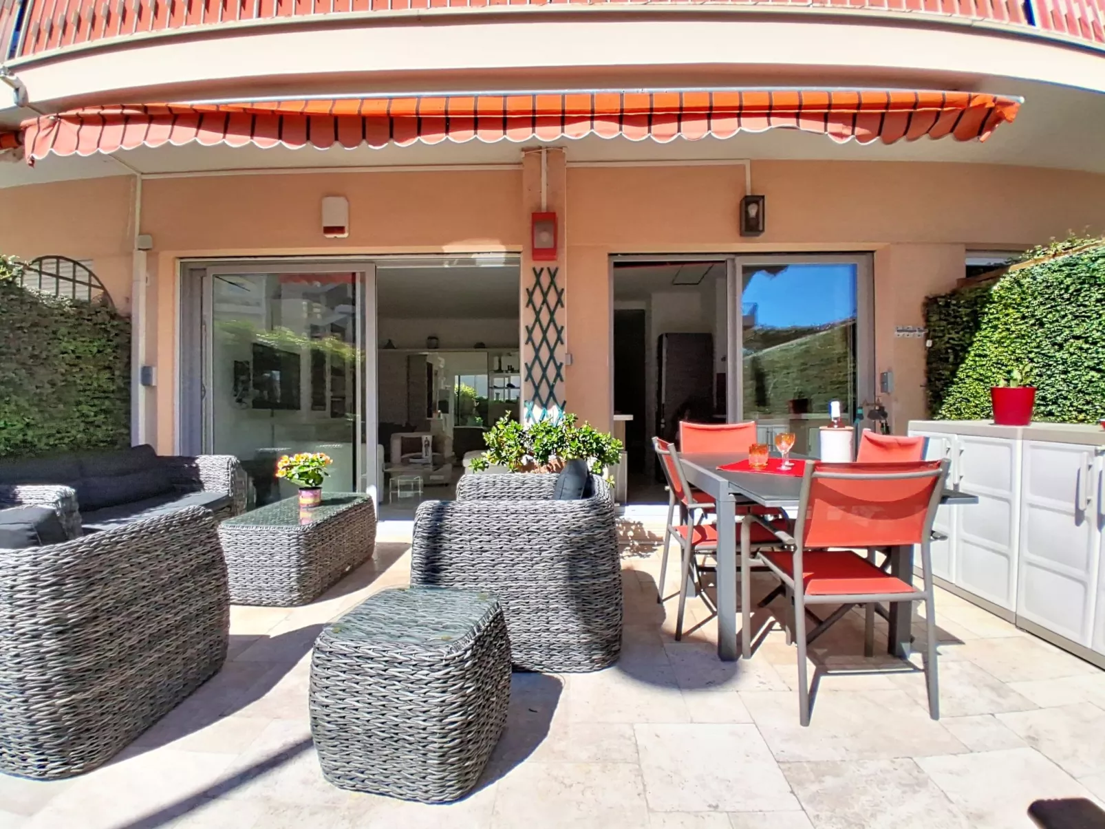 Le Chaville - Drinnen