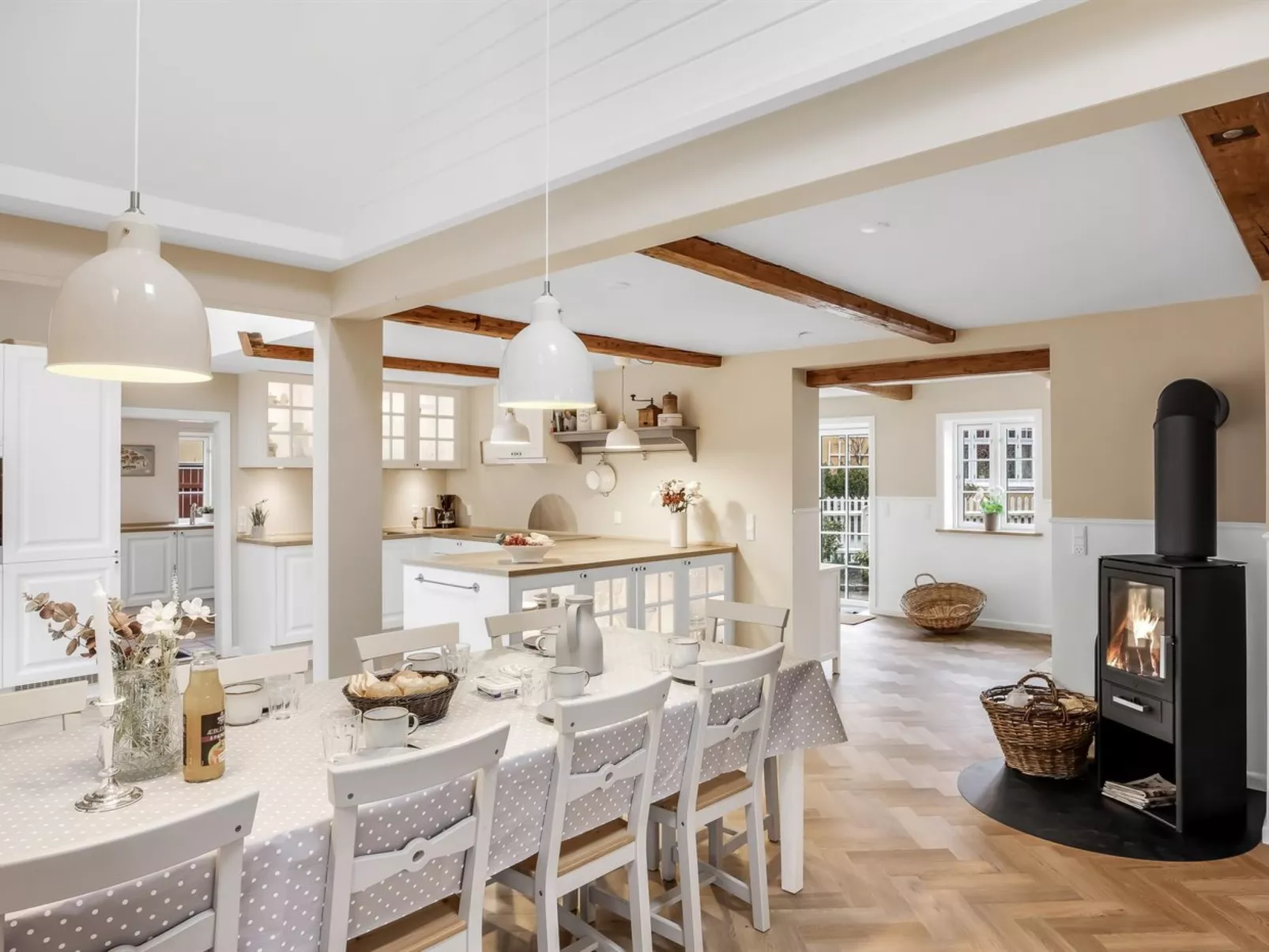 "Juhana" - 150m from the sea - Inside