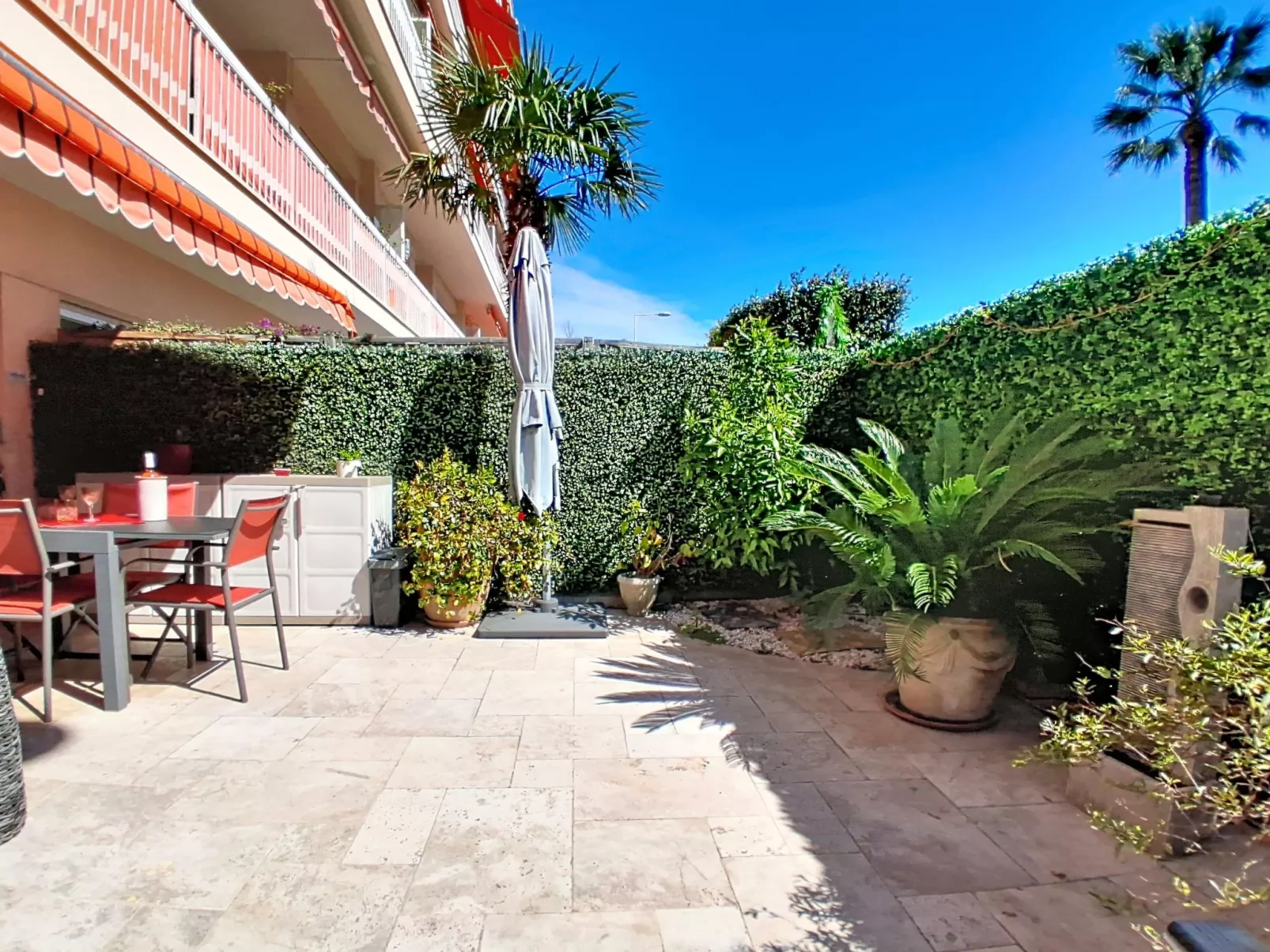 Le Chaville - Draußen