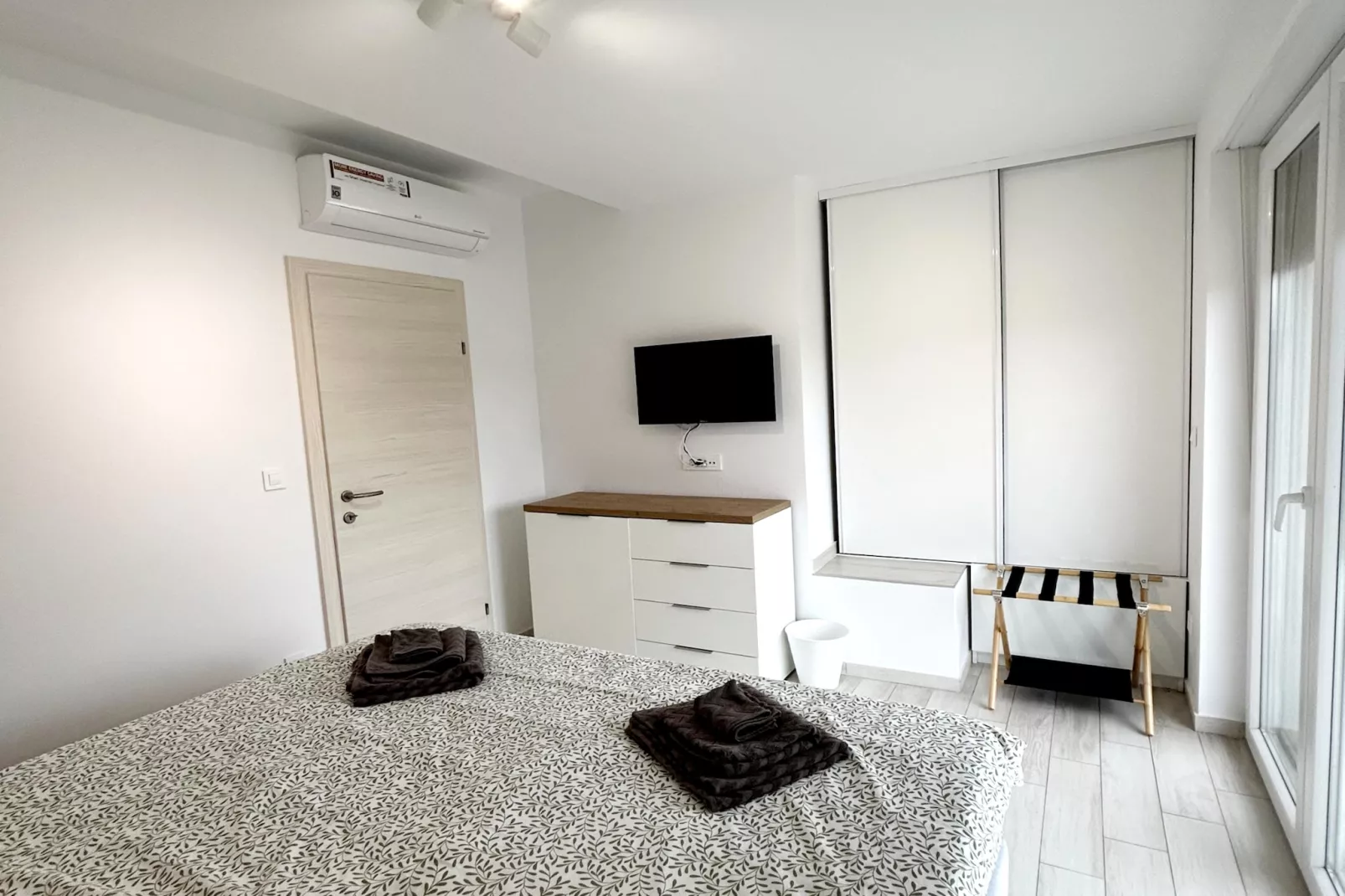 Apartment Mariner 1 with heated pool - Bedroom