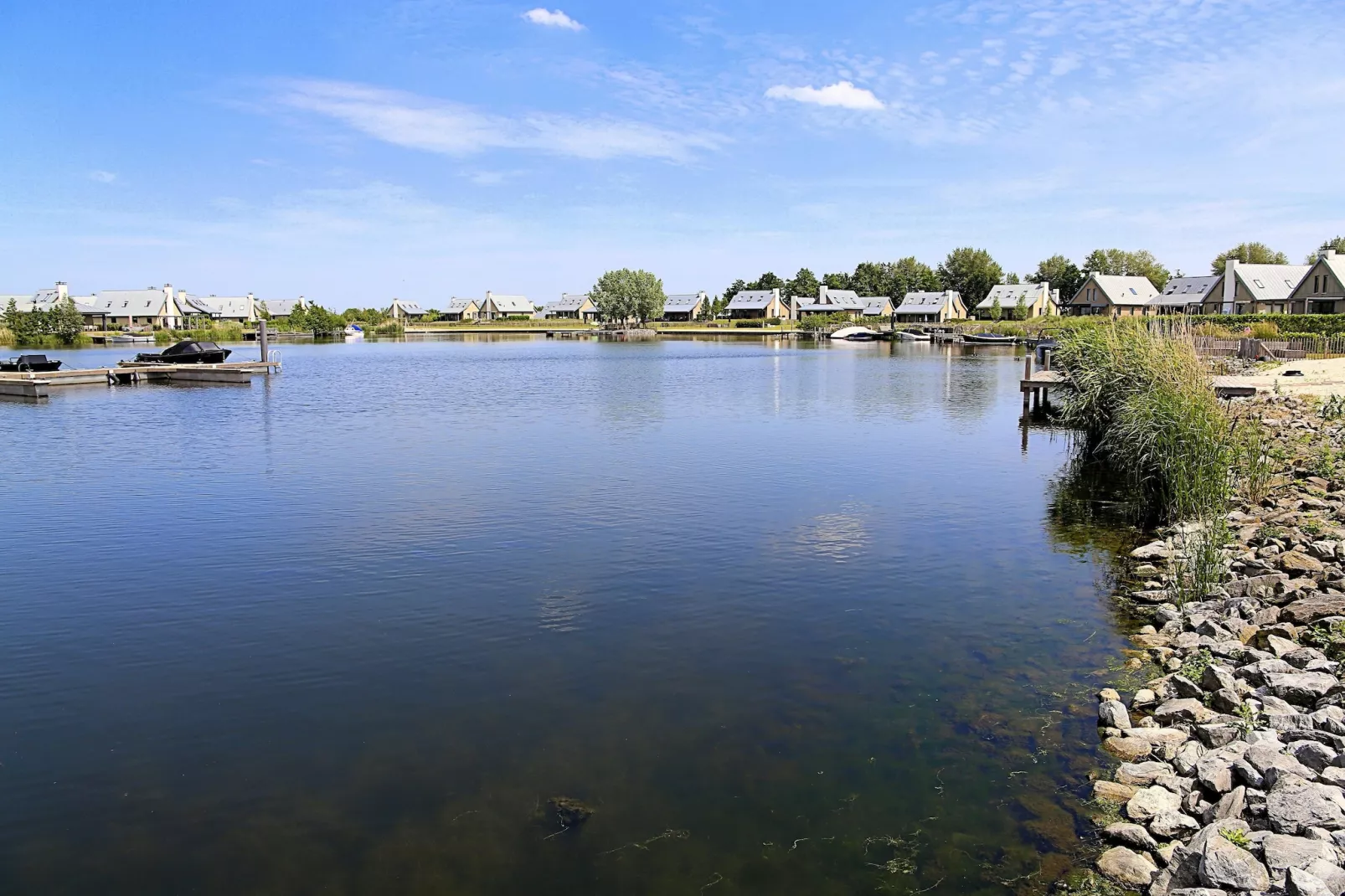Resort Waterrijk Oesterdam 7 - Areas within 1km in summer