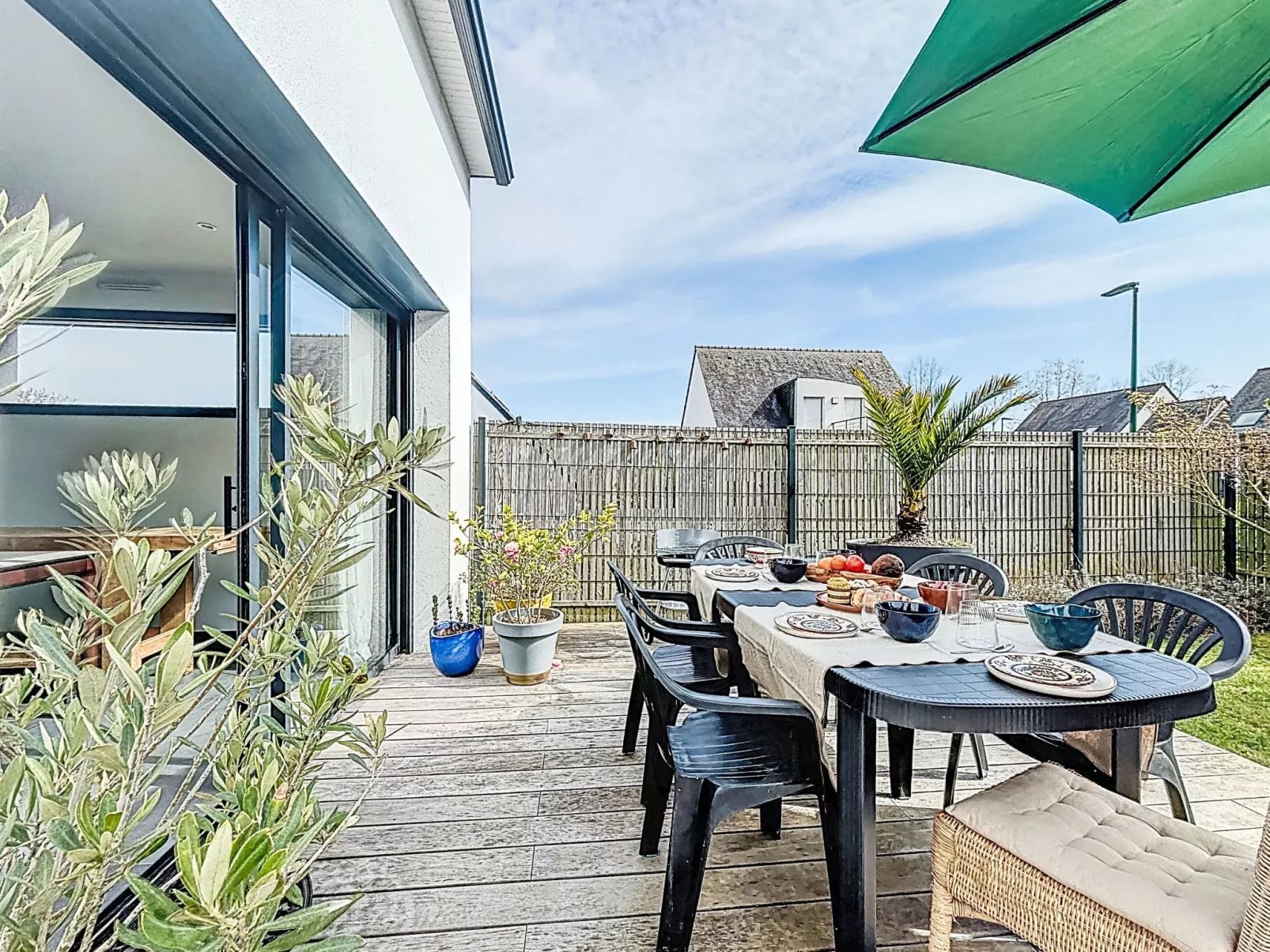 Maison Des Lupins - Outside