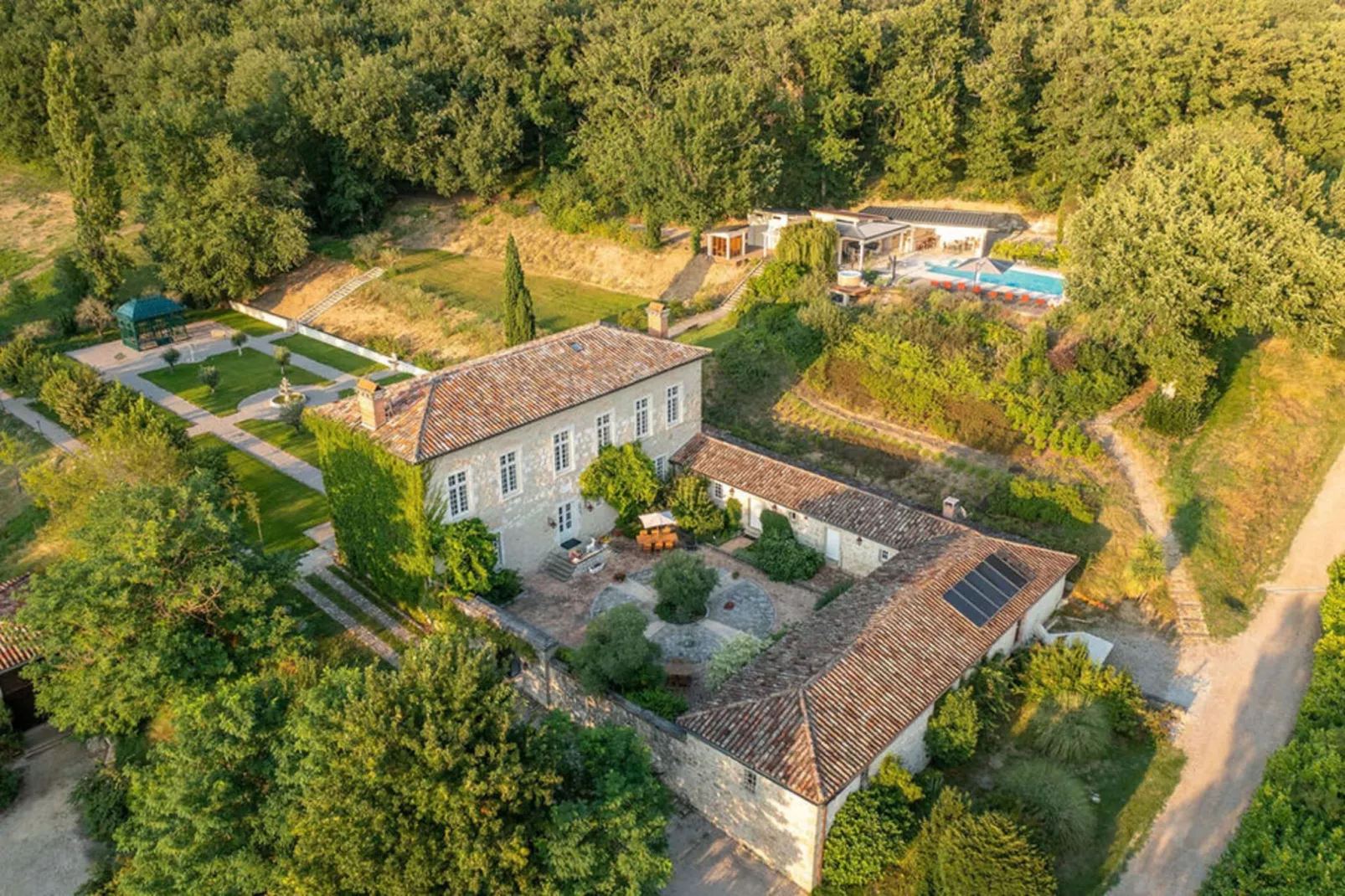 SCI Le Caz Propriété – Villa de Luxe dans le Sud de la France 14 persons - Gebiete Sommer 1 km