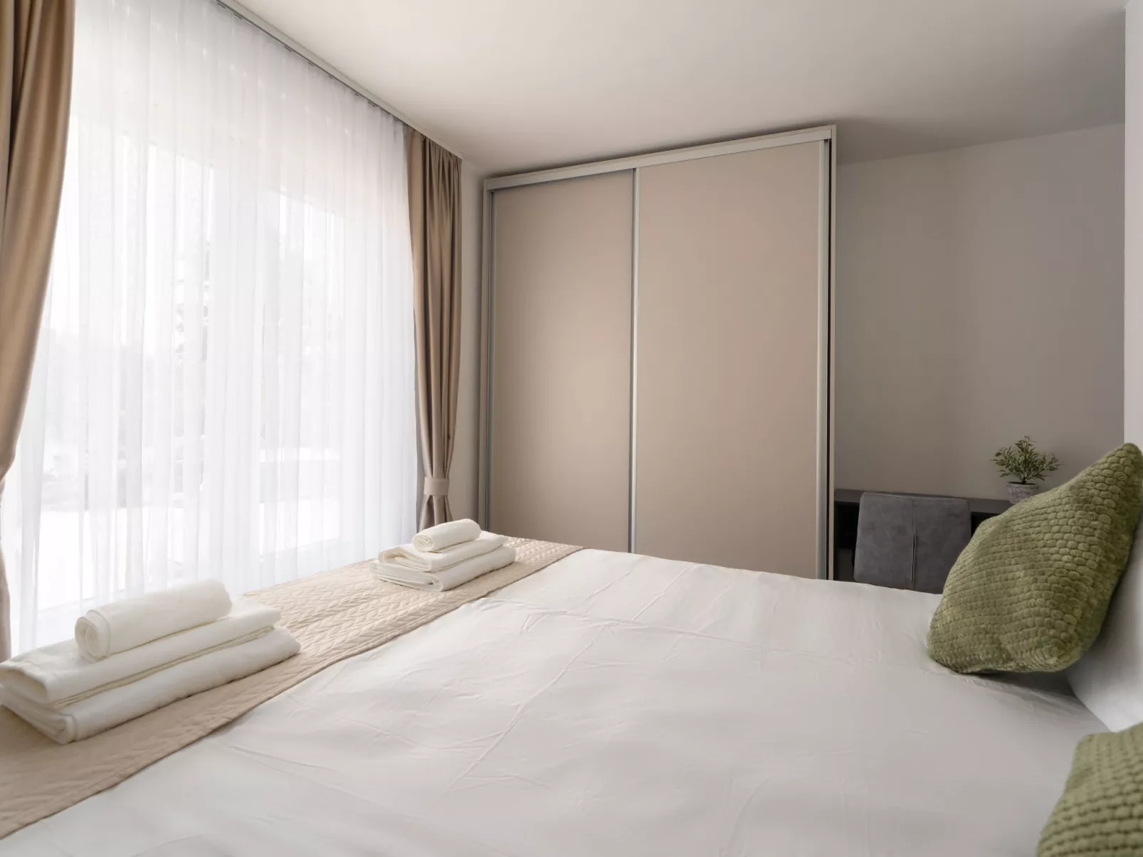 Mediterranee Oliva - Inside