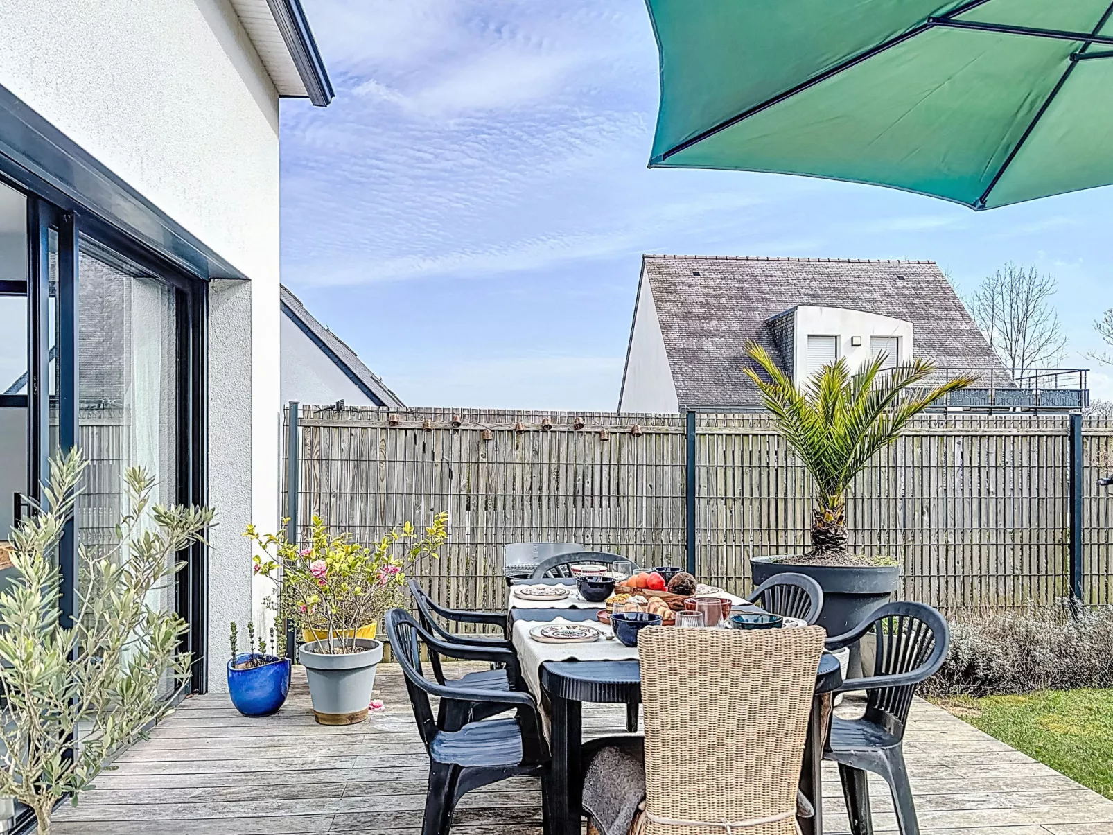 Maison Des Lupins - Outside